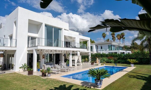 Contemporary elegance with breathtaking panoramic views, La Quinta, Benahavís