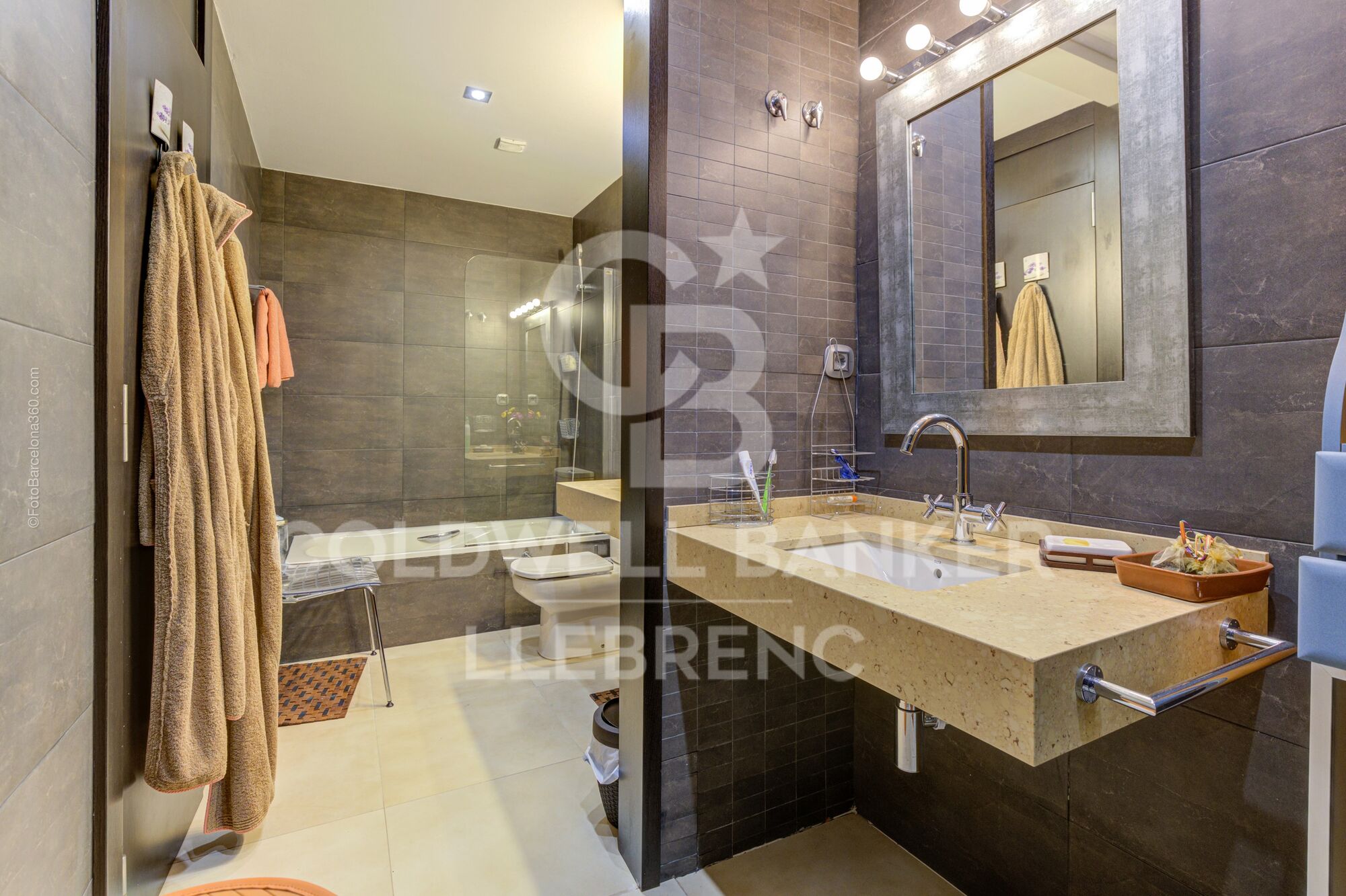 Spectacular house for sale and for rent in Vallvidrera with pool, garden and terraces