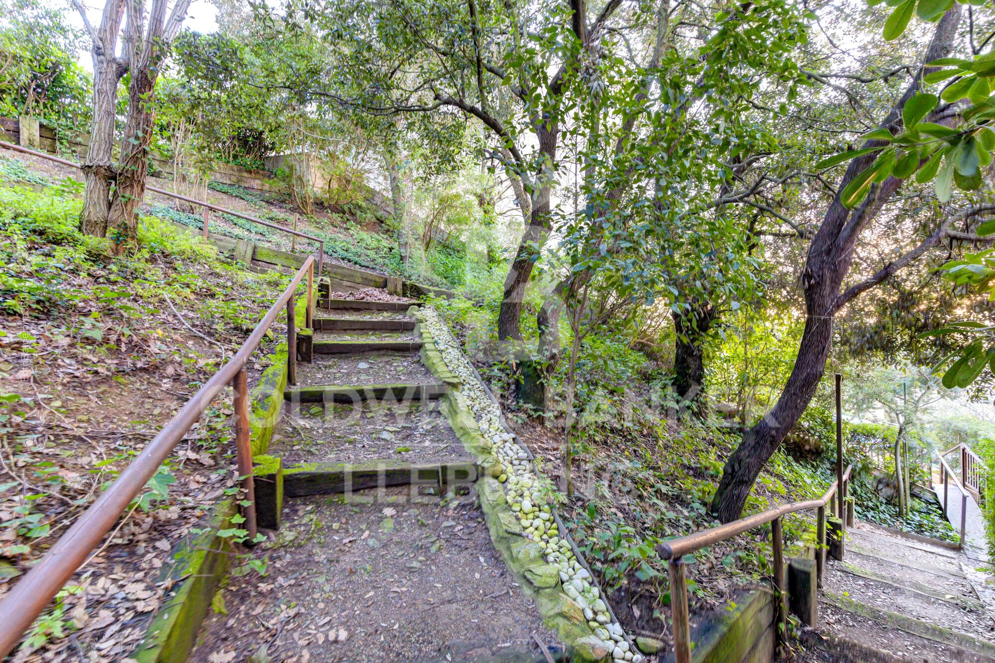 Spectacular house for sale and for rent in Vallvidrera with pool, garden and terraces