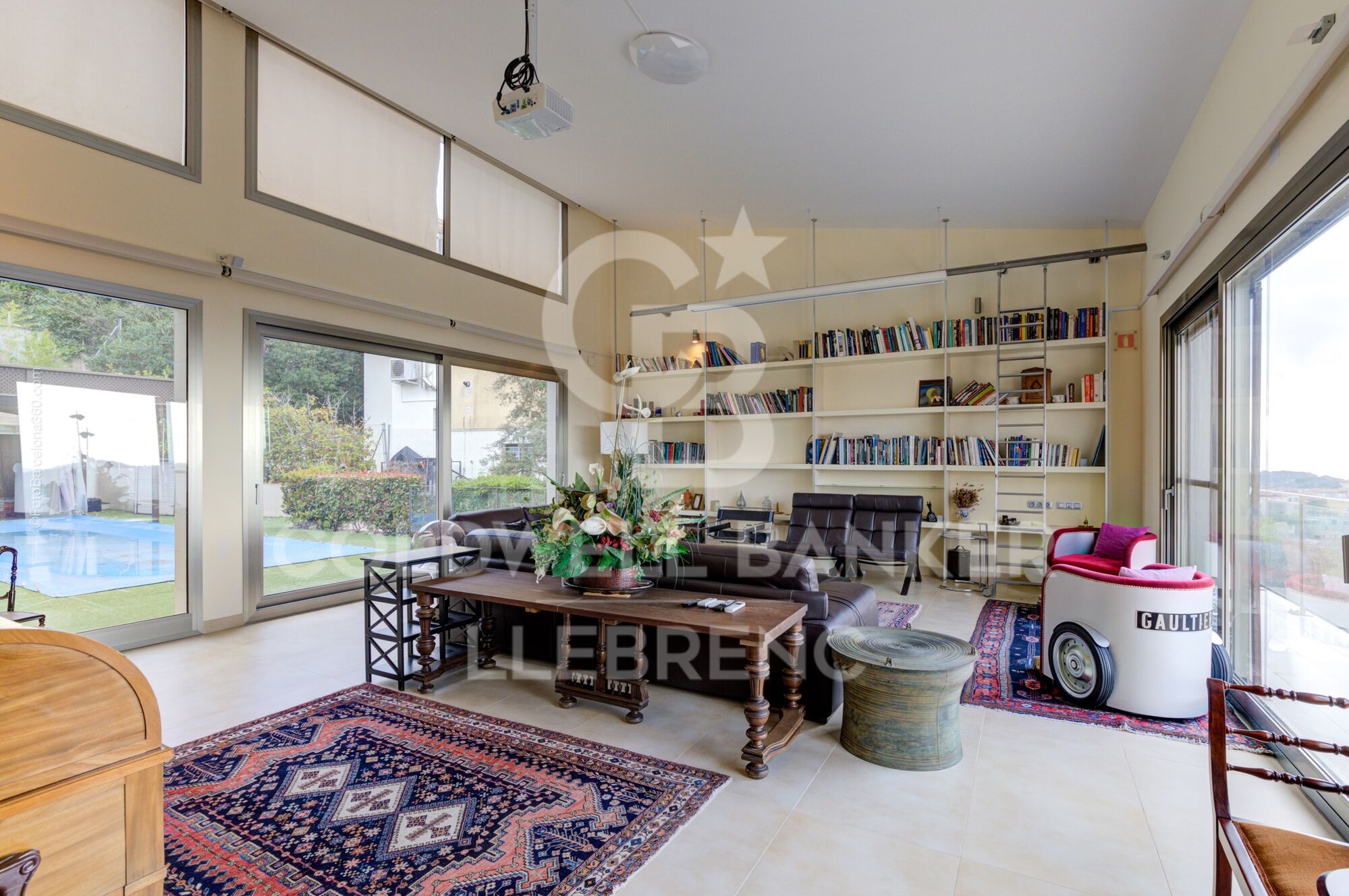 Spectacular house for sale and for rent in Vallvidrera with pool, garden and terraces