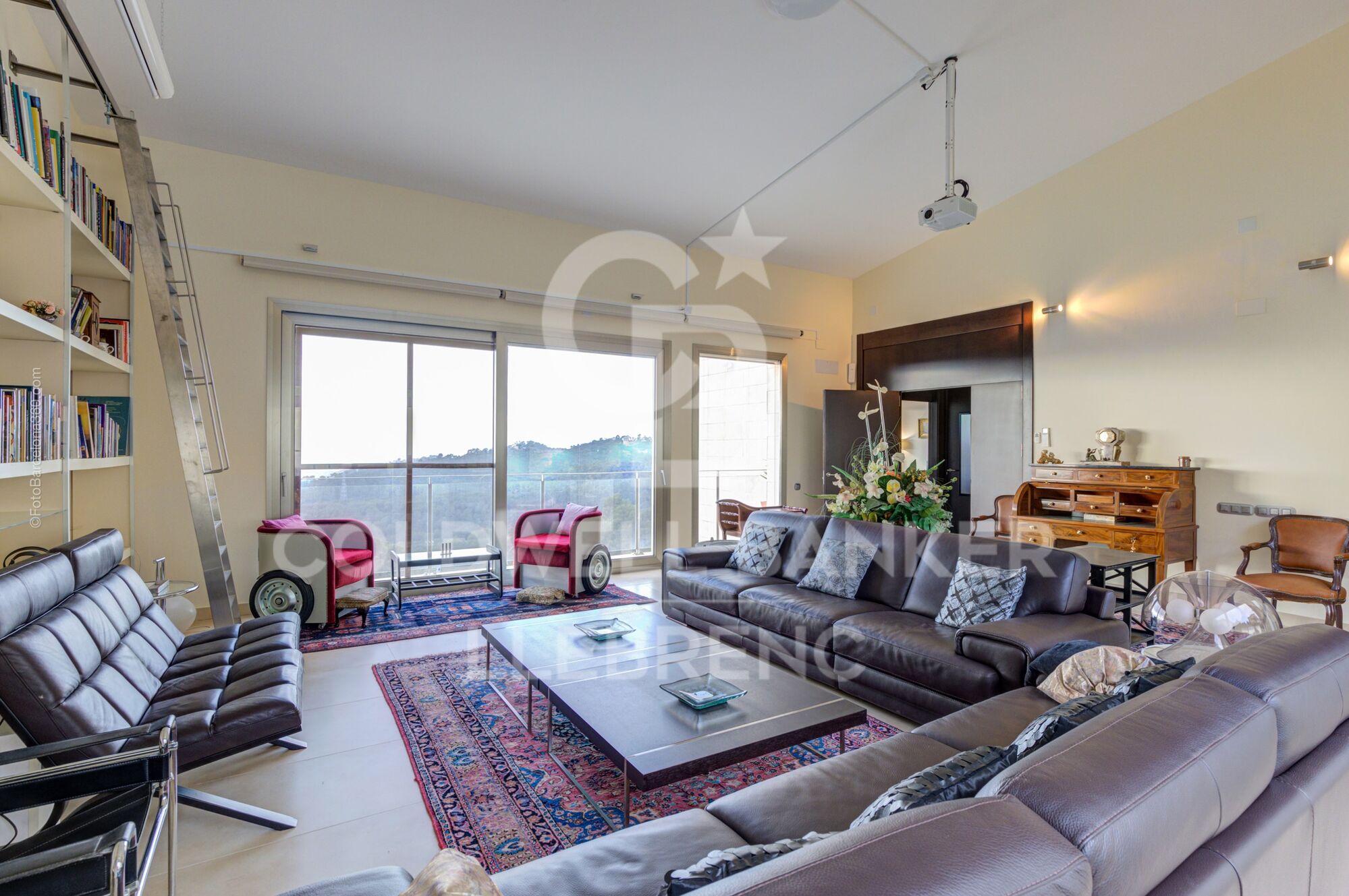 Spectacular house for sale and for rent in Vallvidrera with pool, garden and terraces