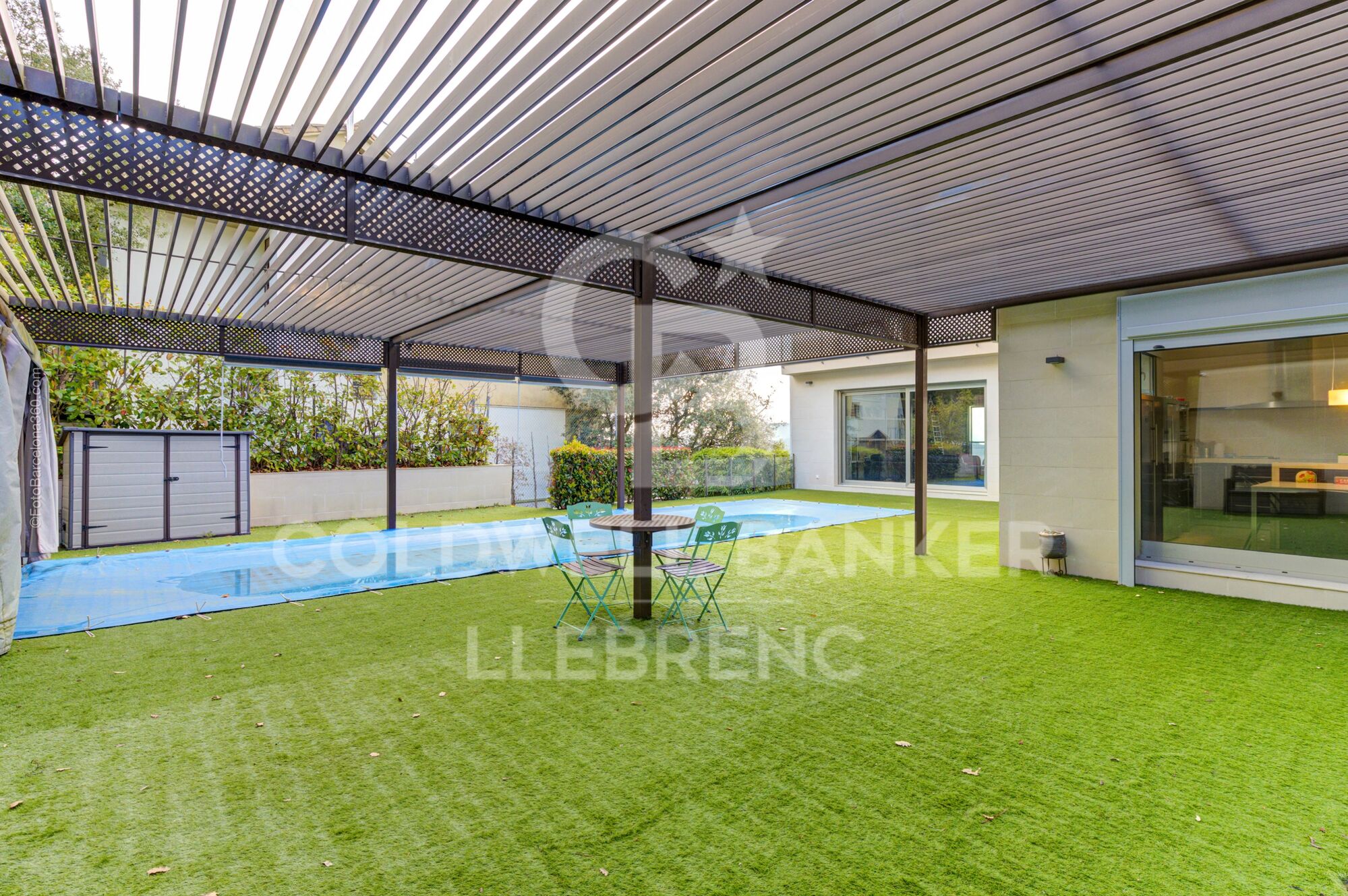 Spectacular house for sale and for rent in Vallvidrera with pool, garden and terraces