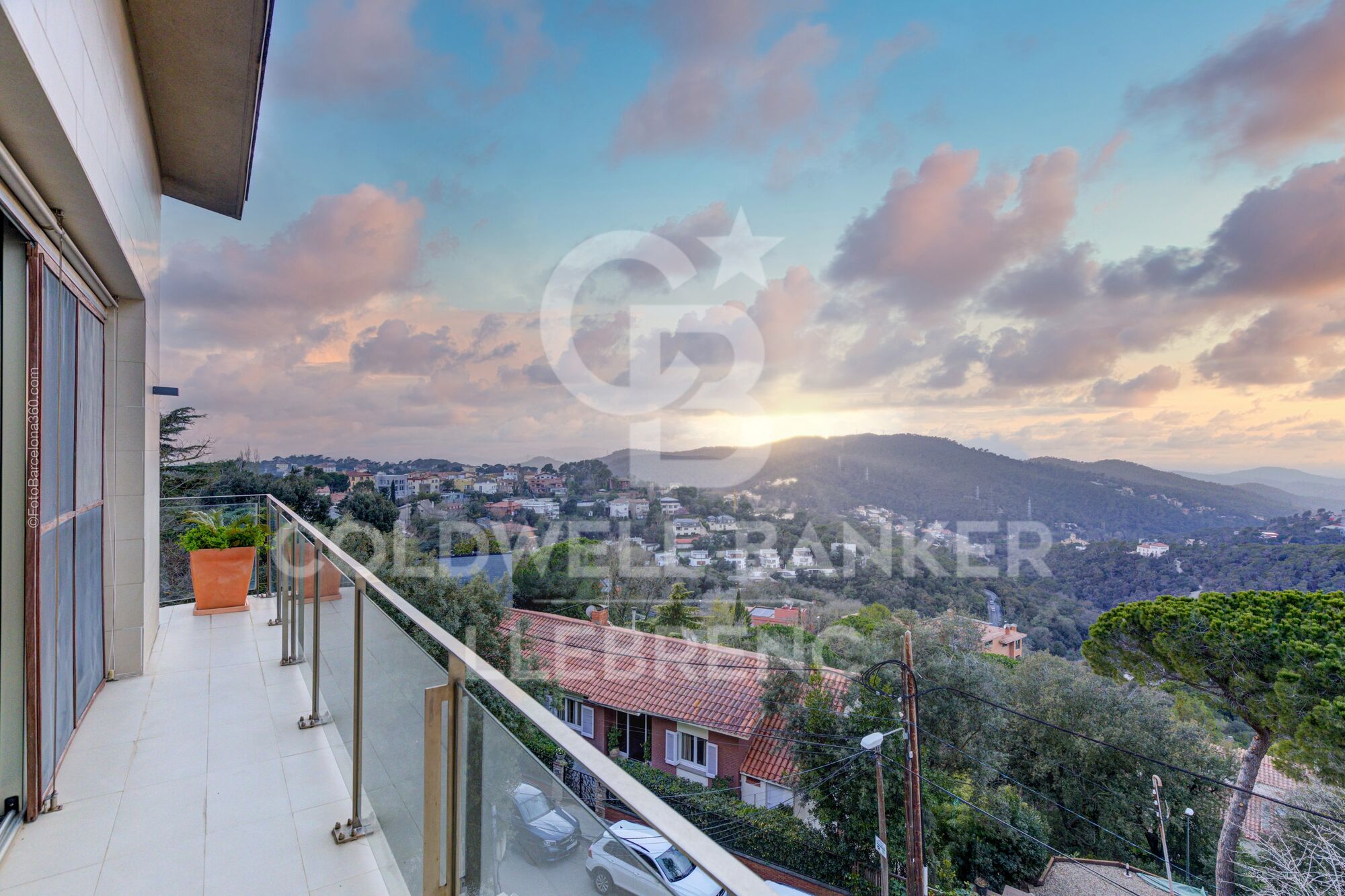 Espectacular casa en venta y alquiler en Vallvidrera con piscina, jardín y terrazas