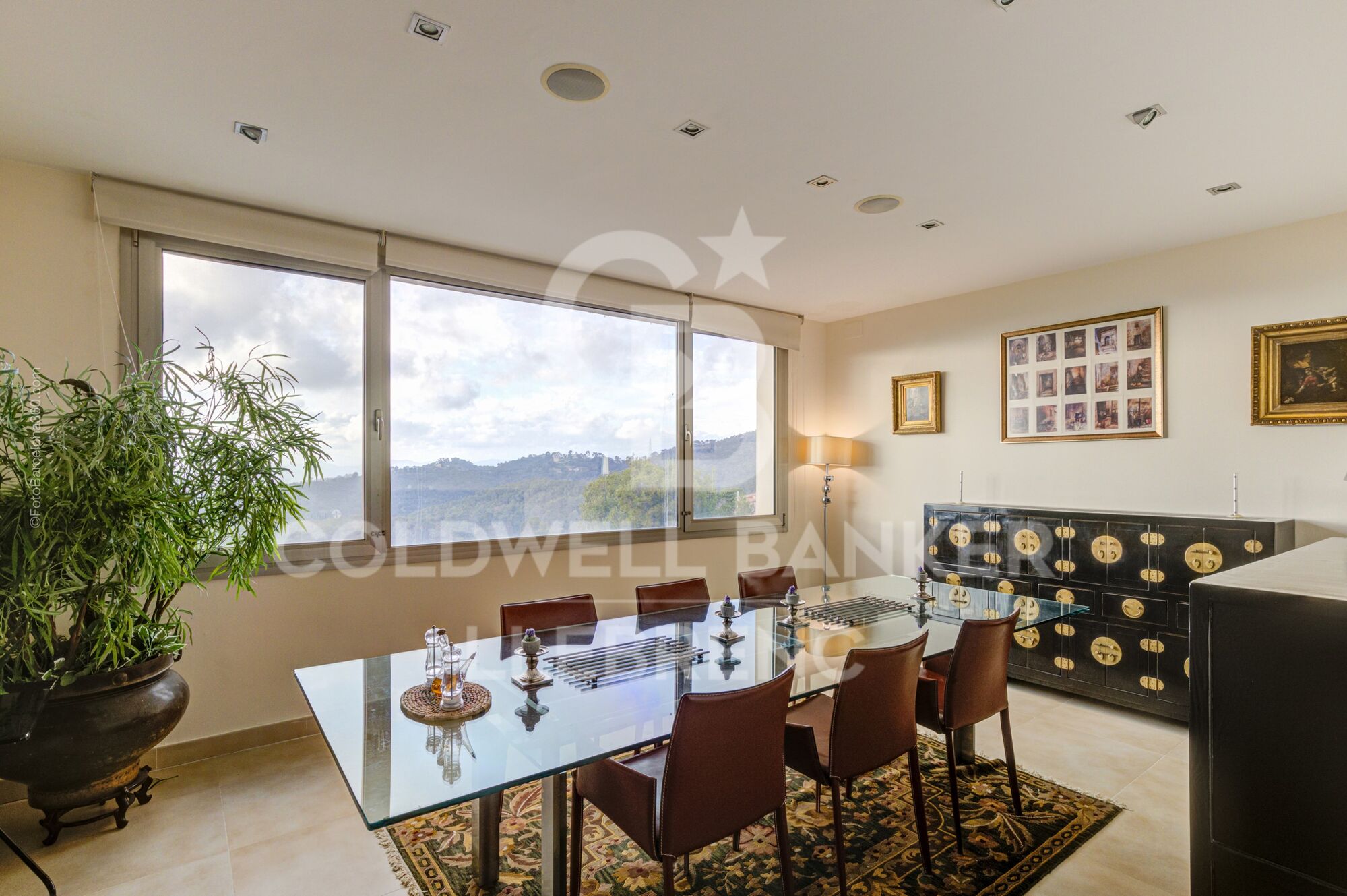 Spectacular house for sale and for rent in Vallvidrera with pool, garden and terraces