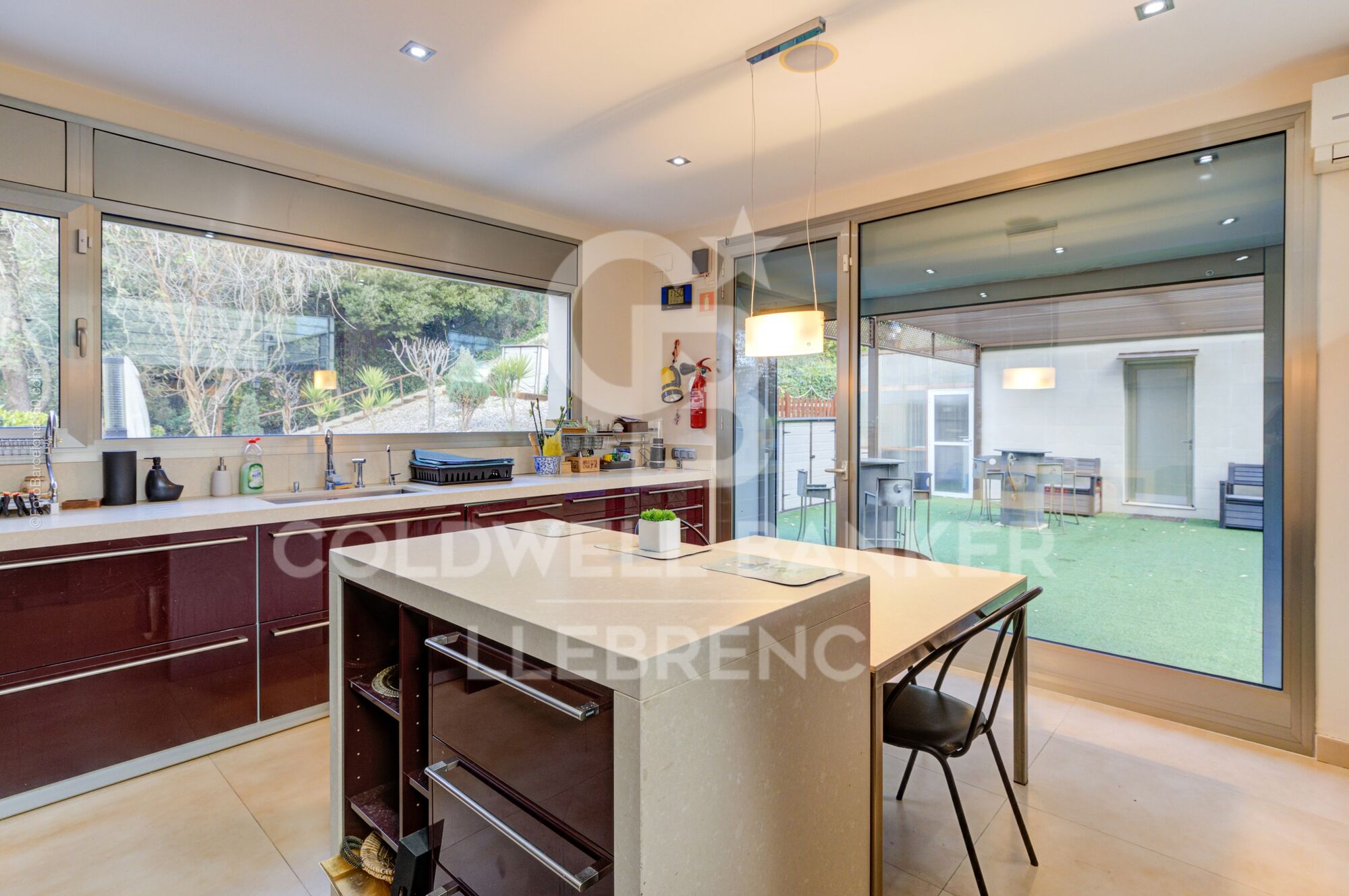 Spectacular house for sale and for rent in Vallvidrera with pool, garden and terraces