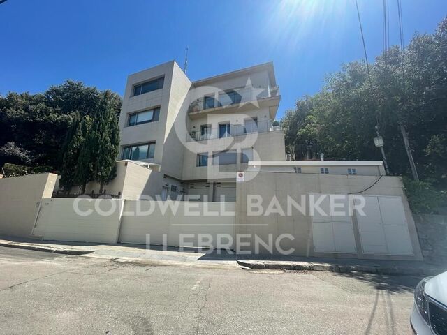 Espectacular casa en venta y alquiler en Vallvidrera con piscina, jardín y terrazas