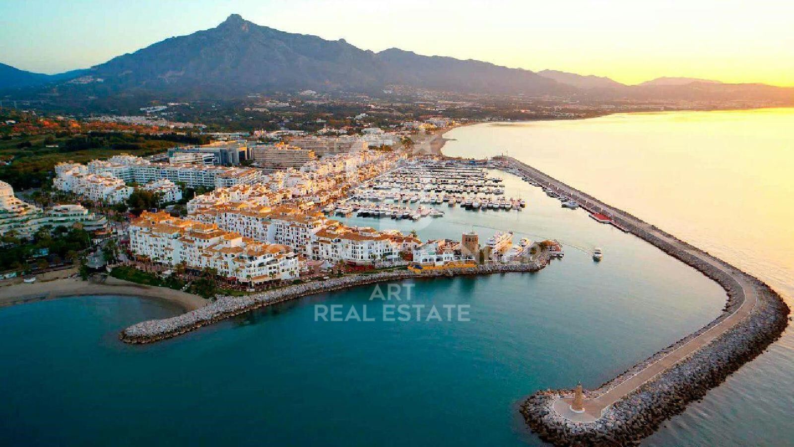 Modernes Apartment in Villa Marina, Puerto Banús, Marbella