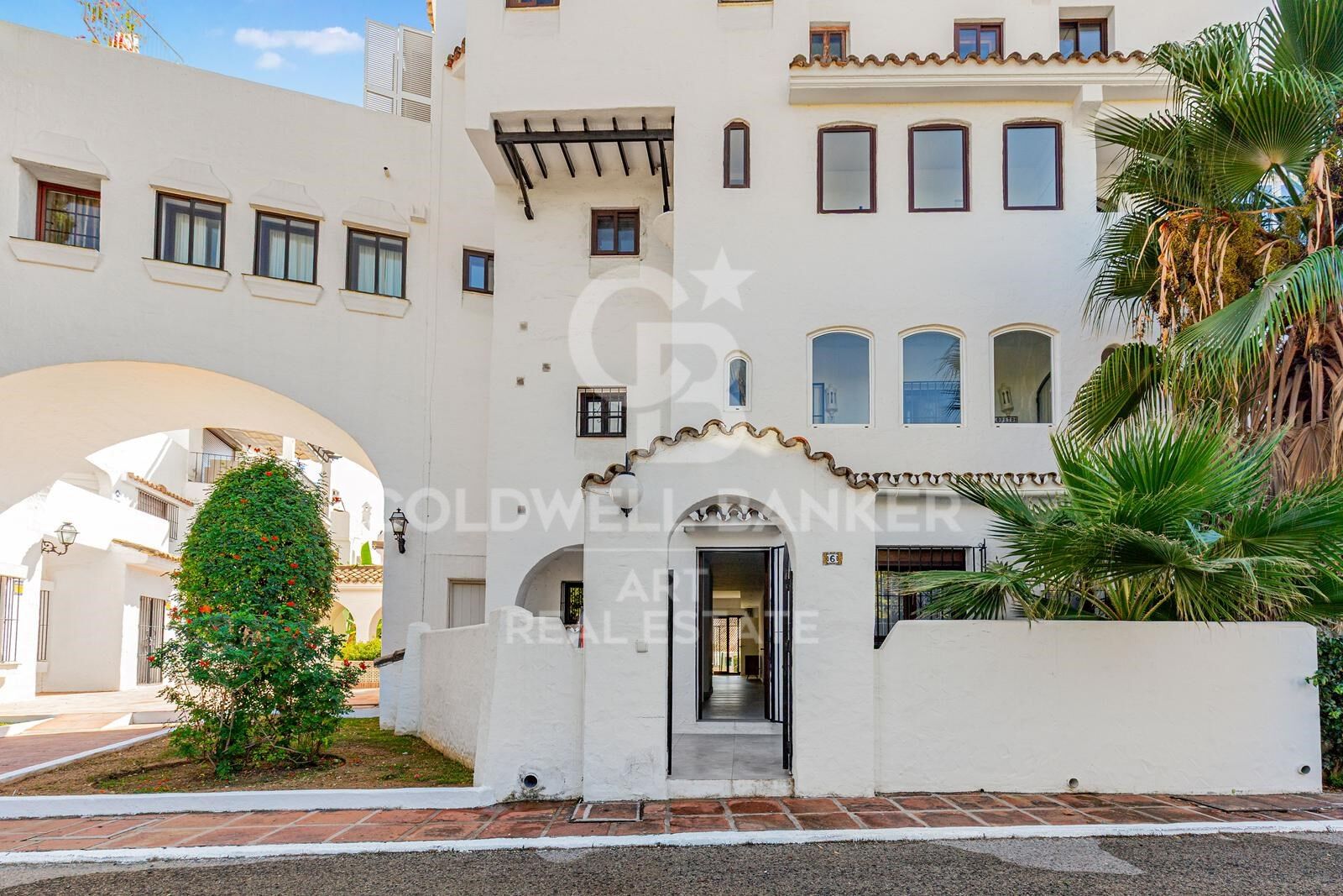 Modernes Apartment in Villa Marina, Puerto Banús, Marbella