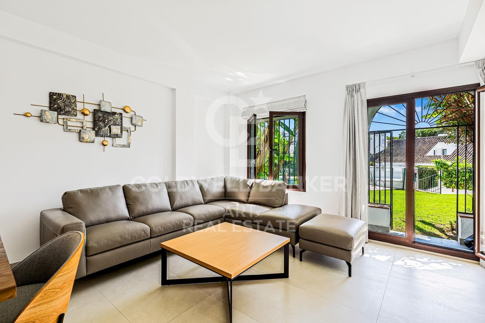 Modernes Apartment in Villa Marina, Puerto Banús, Marbella