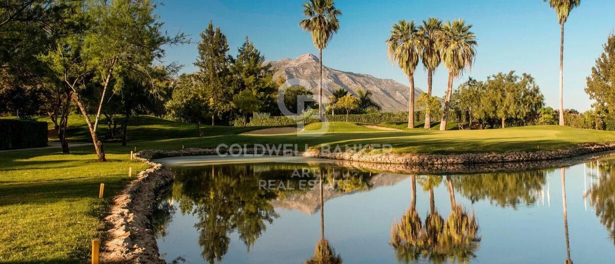 Modernes Apartment in Villa Marina, Puerto Banús, Marbella
