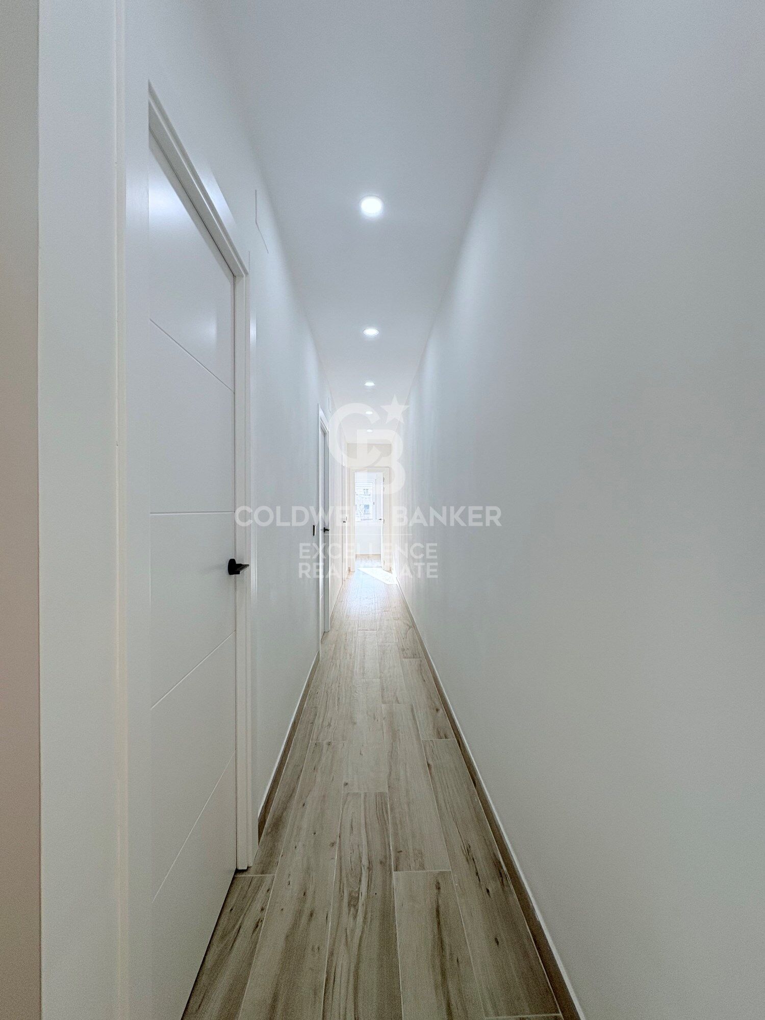 Emménagez dans votre nouveau logement : un appartement 3 chambres rénové avec des matériaux de qualité.