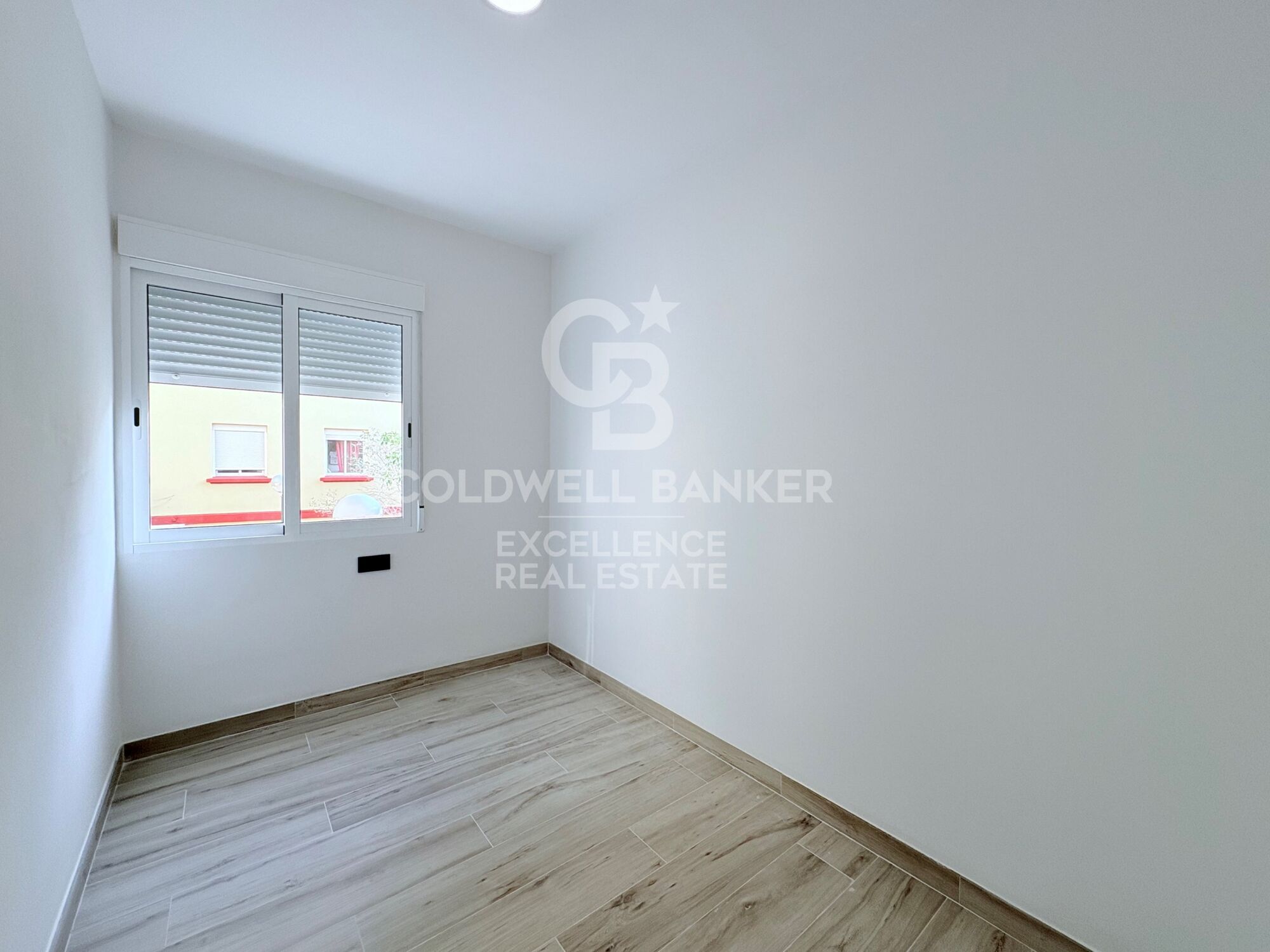 Neu renovierte Wohnung neben der Avenida de Francia