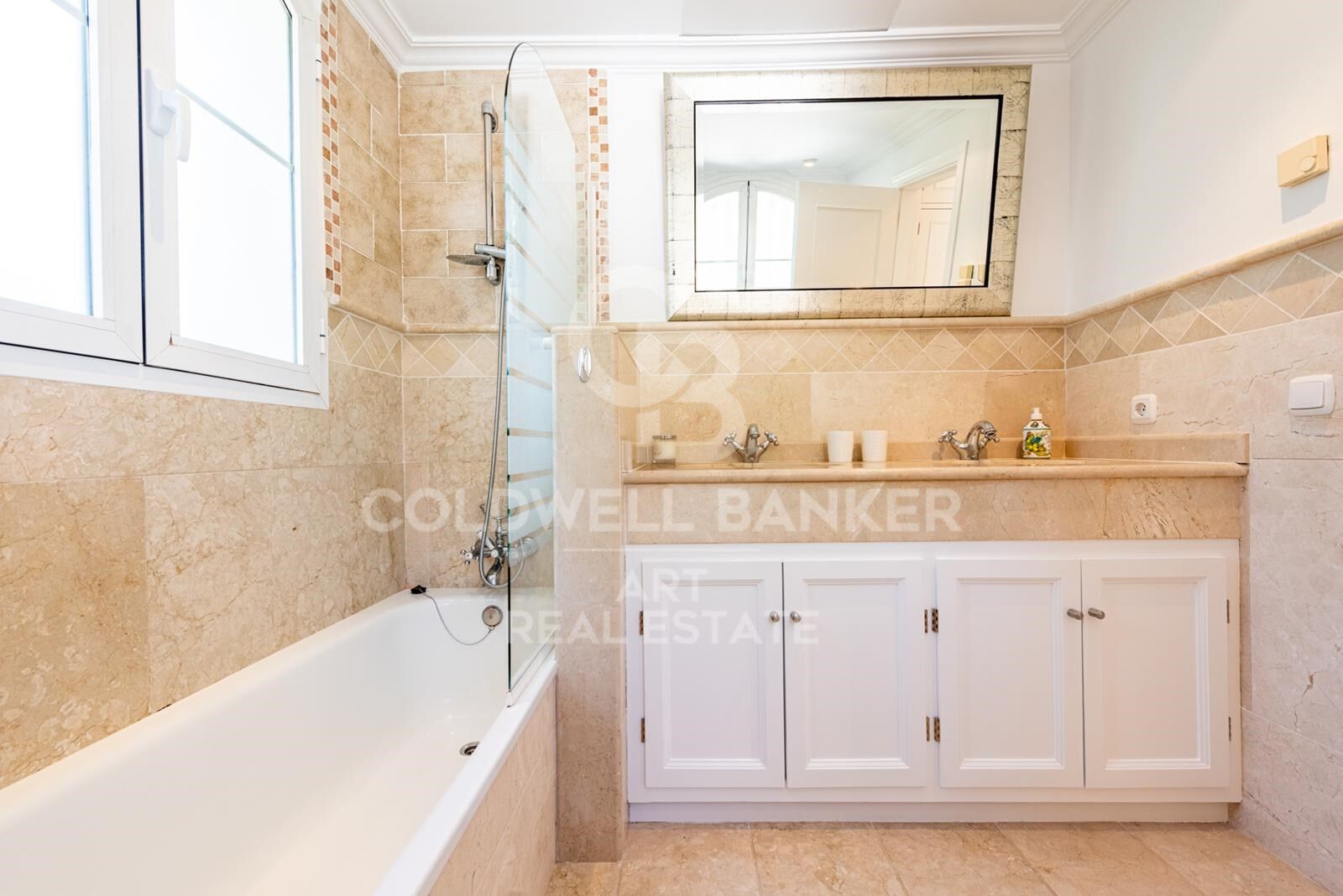 Elegante Villa im andalusischen Stil in Vega del Colorado, Benahavís