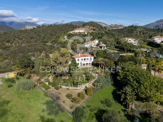 Elegante villa de estilo andaluz en Vega del Colorado, Benahavís