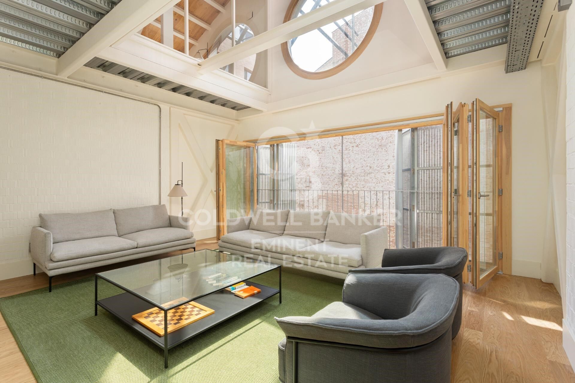 A08_ Neubau-Triplex mit Gemeinschaftspool _ Can Ricart, Halle A