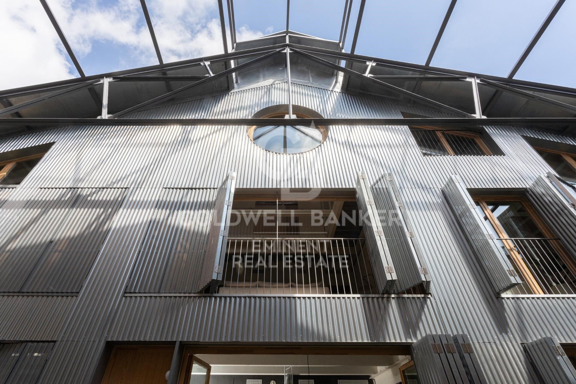 A08_ New-build triplex with communal swimming pool _ Can Ricart in Nave A