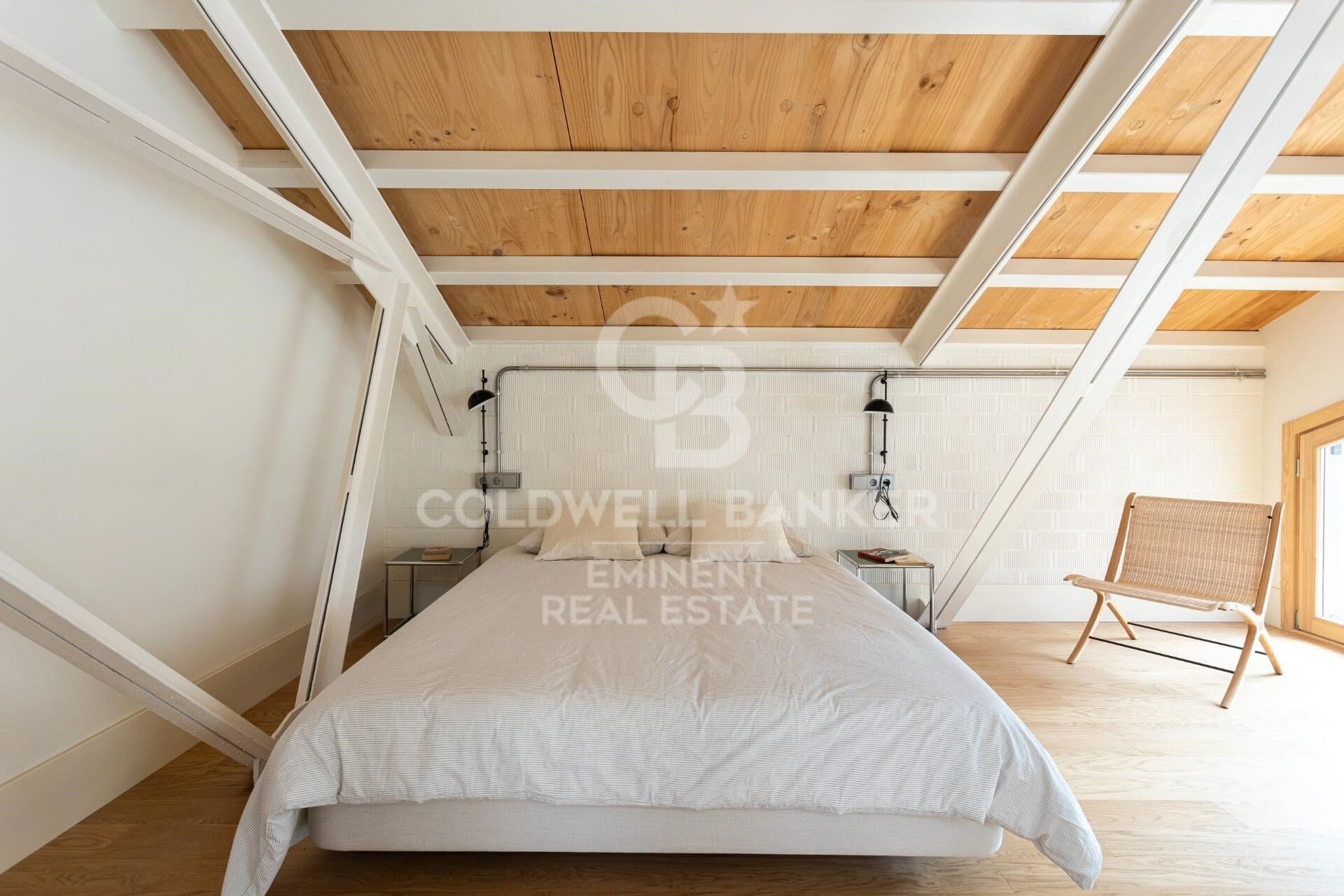 A08_ New-build triplex with communal swimming pool _ Can Ricart in Nave A