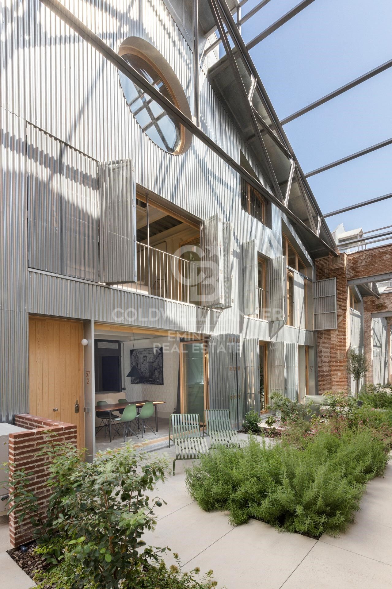 A08_ New-build triplex with communal swimming pool _ Can Ricart in Nave A