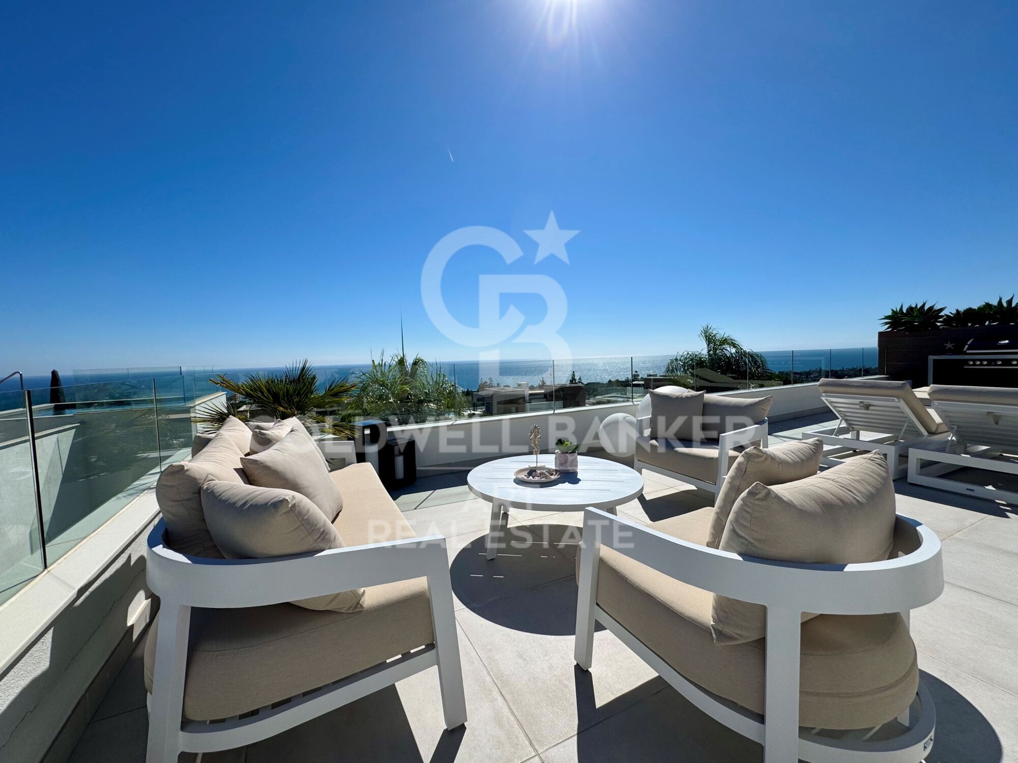 Coastal skyline penthouse with rooftop pool, Cabopino, Marbella