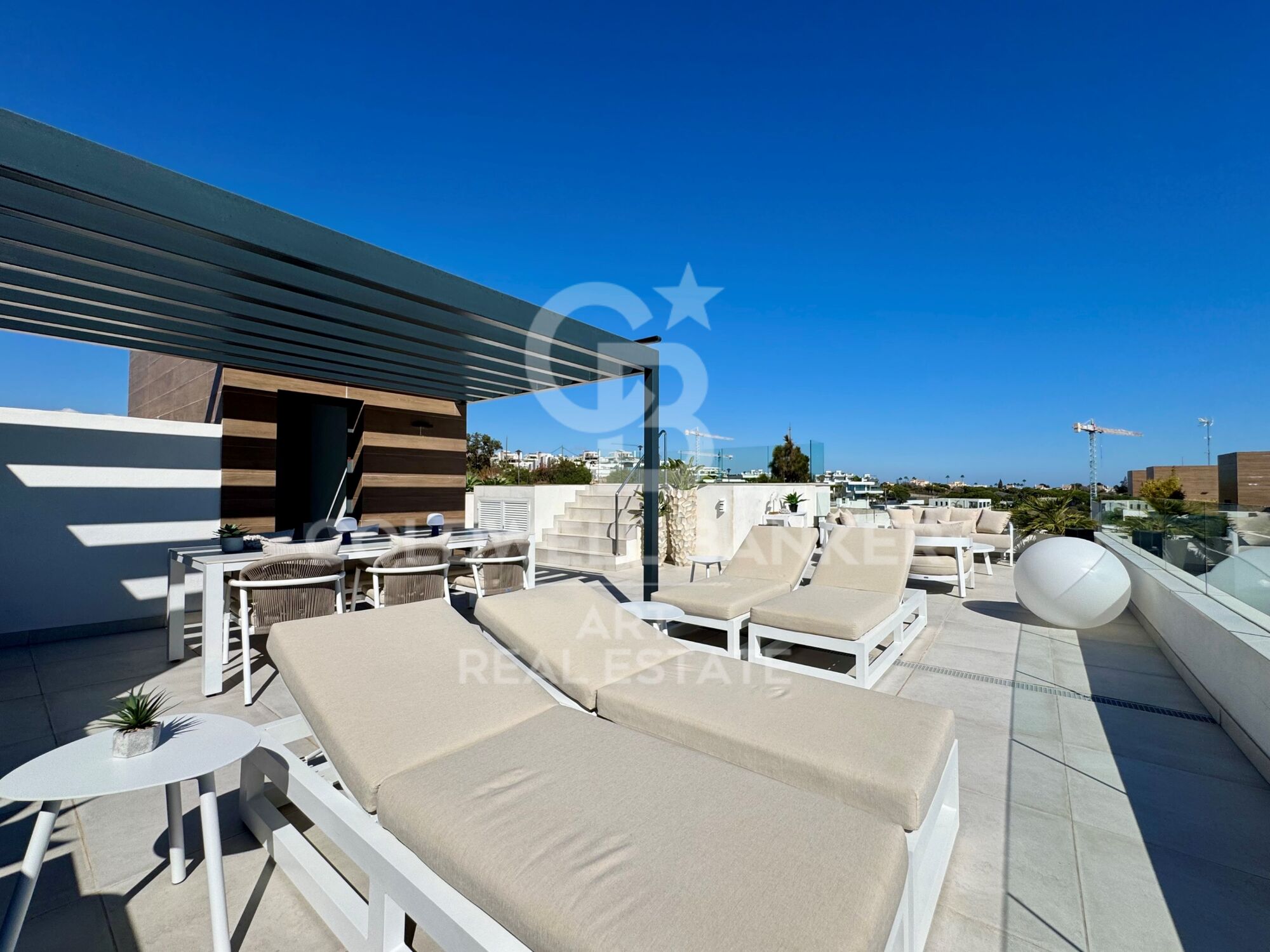 Coastal skyline penthouse with rooftop pool, Cabopino, Marbella