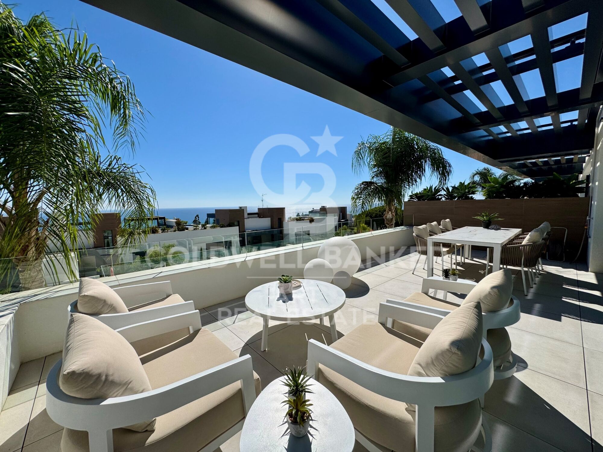 Ático moderno con vistas al mar y piscina privada en la azotea - Cabopino, Marbella