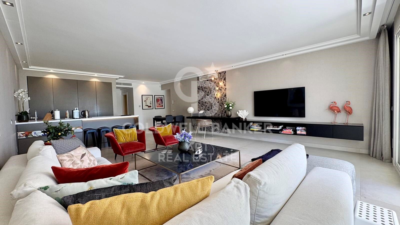 Luxury seaview apartment in Puente Romano, Marbella