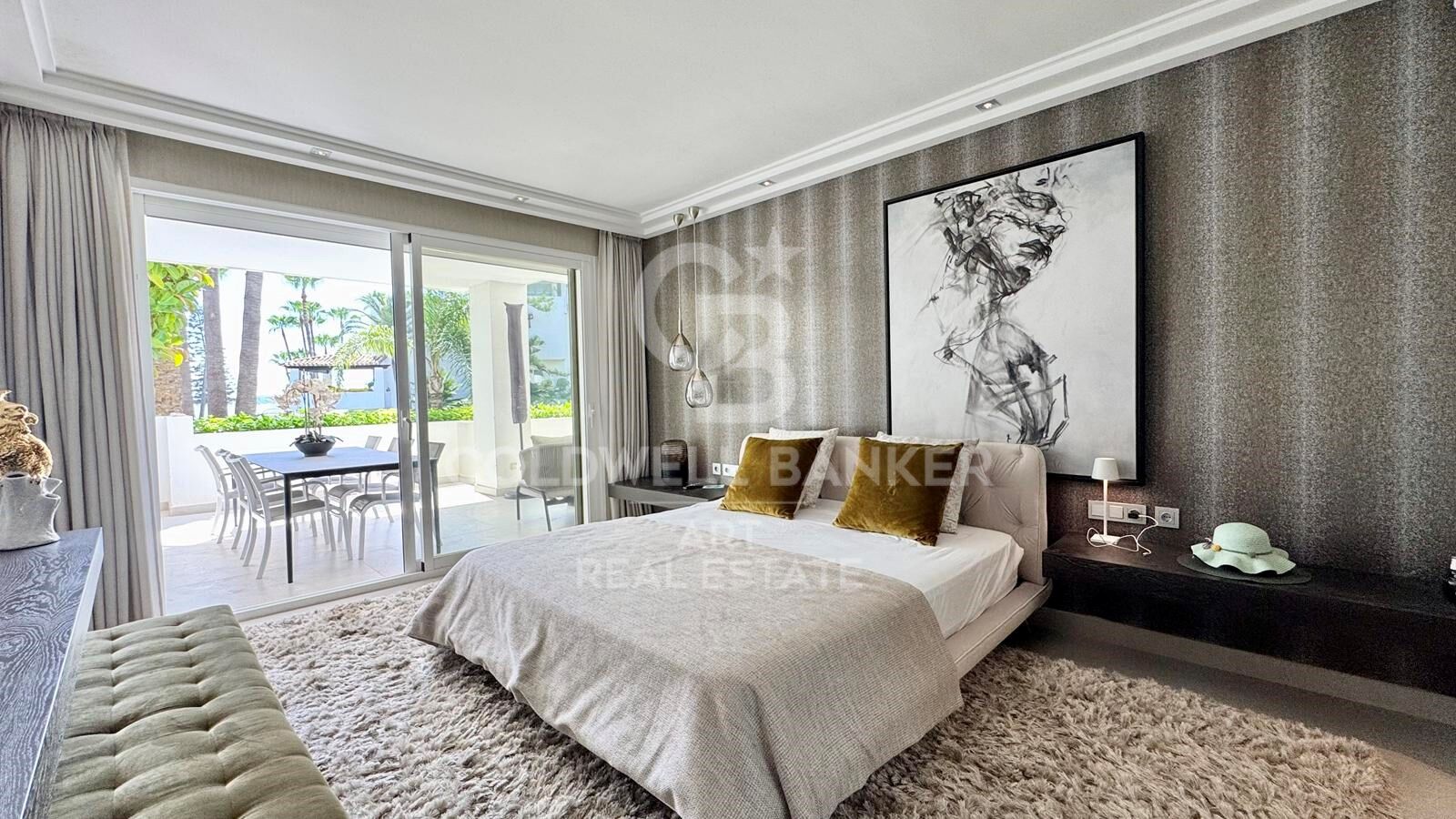 Luxury seaview apartment in Puente Romano, Marbella
