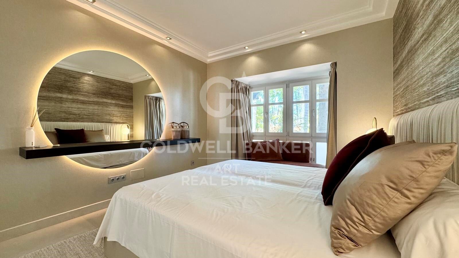 Luxury seaview apartment in Puente Romano, Marbella