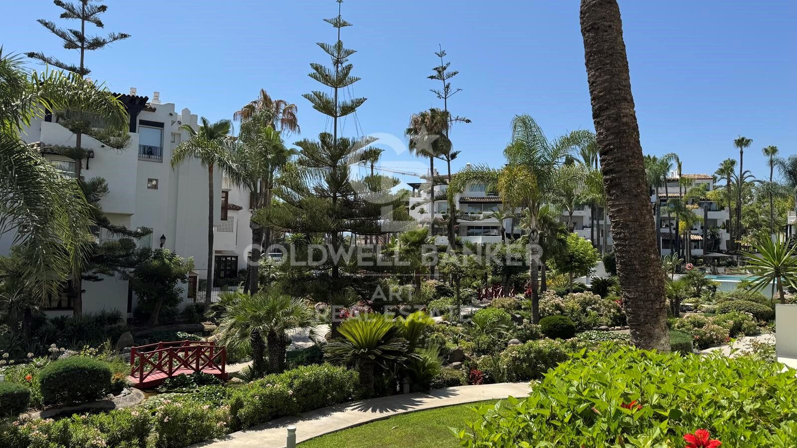 Luxury seaview apartment in Puente Romano, Marbella