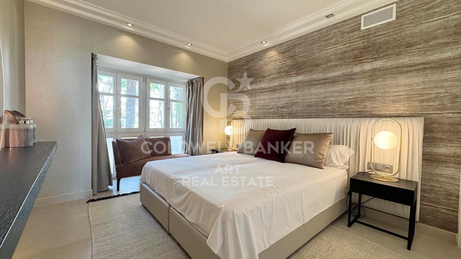 Luxury seaview apartment in Puente Romano, Marbella