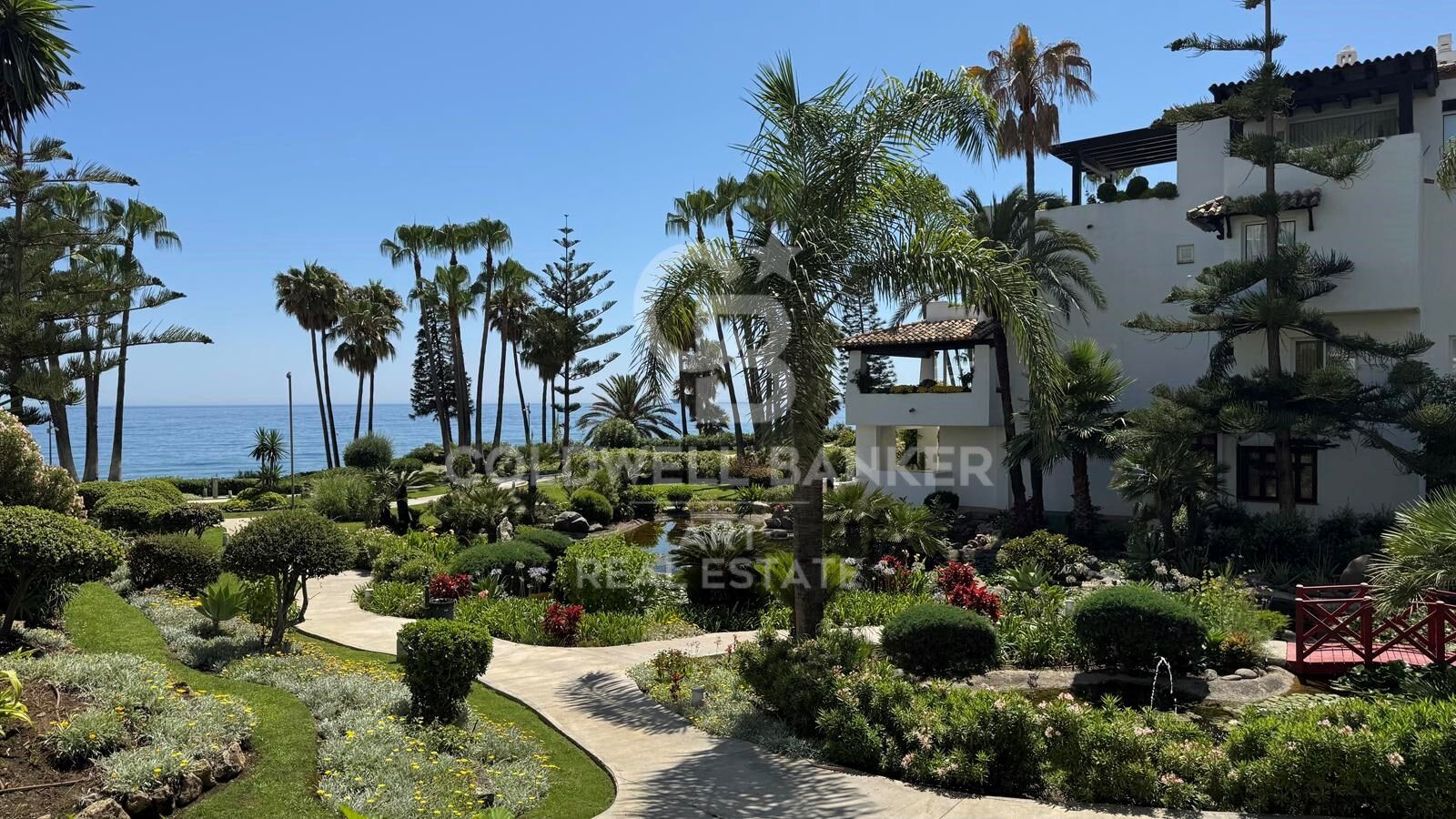 Luxury seaview apartment in Puente Romano, Marbella