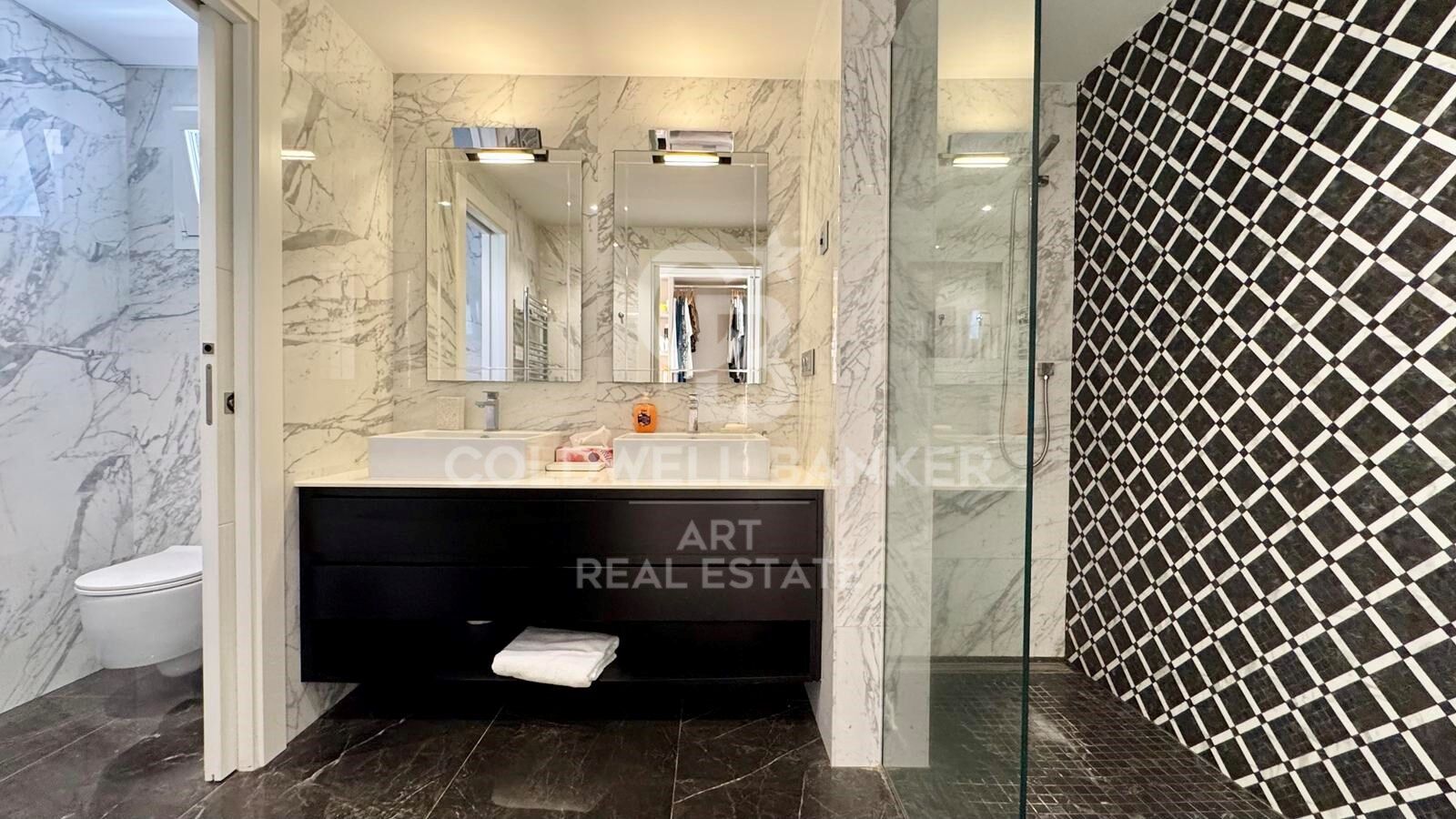 Luxury seaview apartment in Puente Romano, Marbella