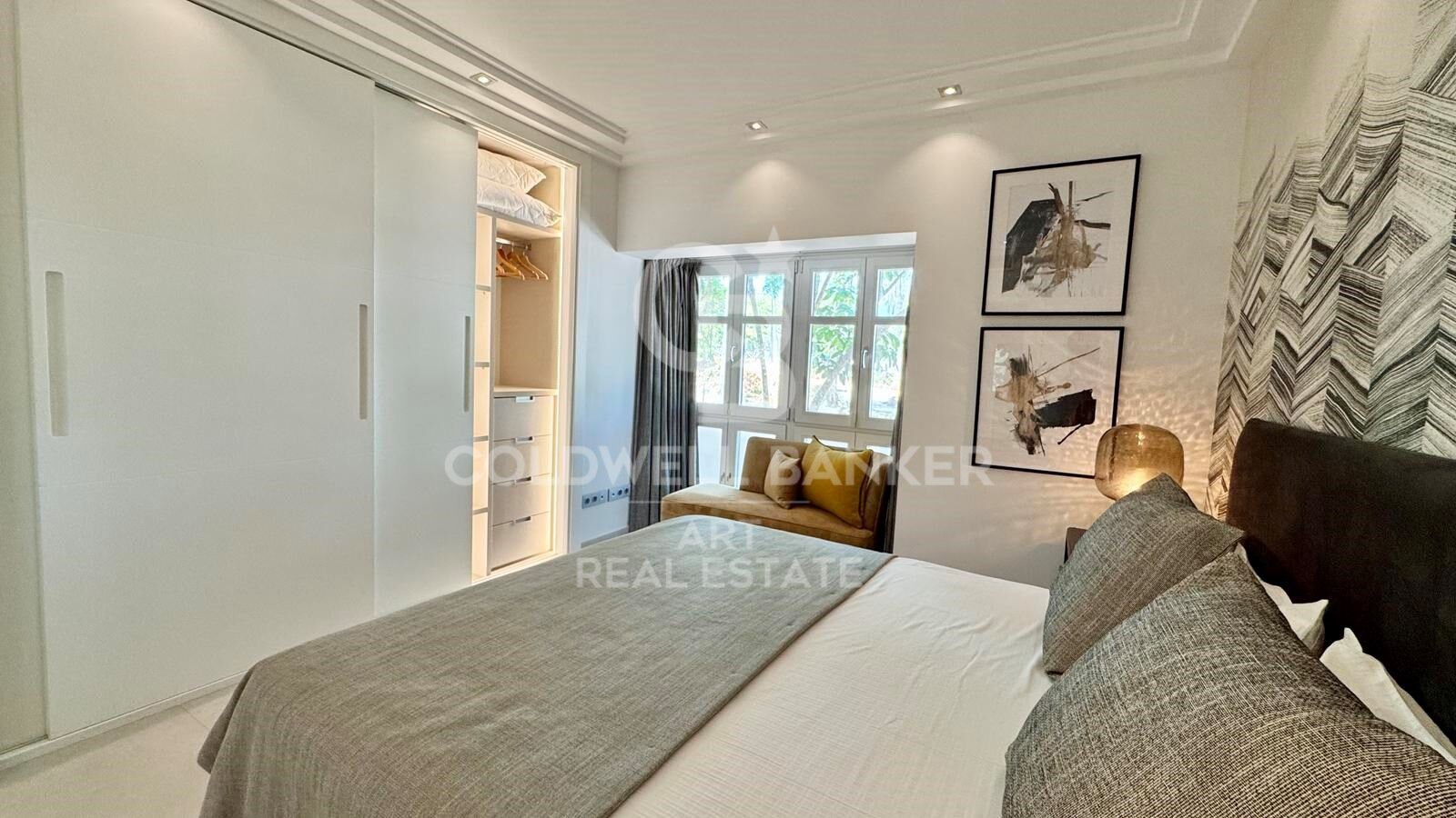 Luxury seaview apartment in Puente Romano, Marbella