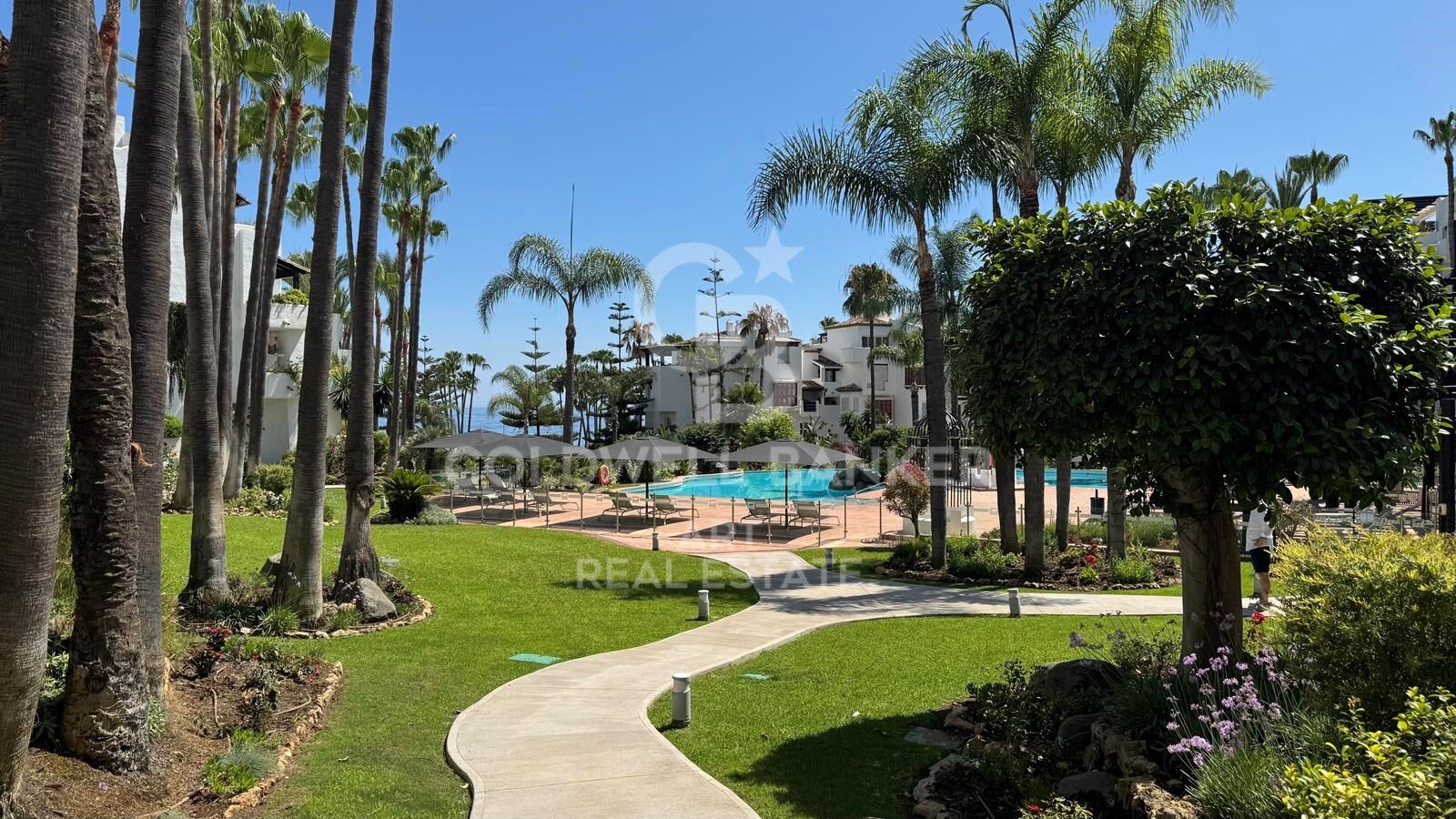 Luxury seaview apartment in Puente Romano, Marbella