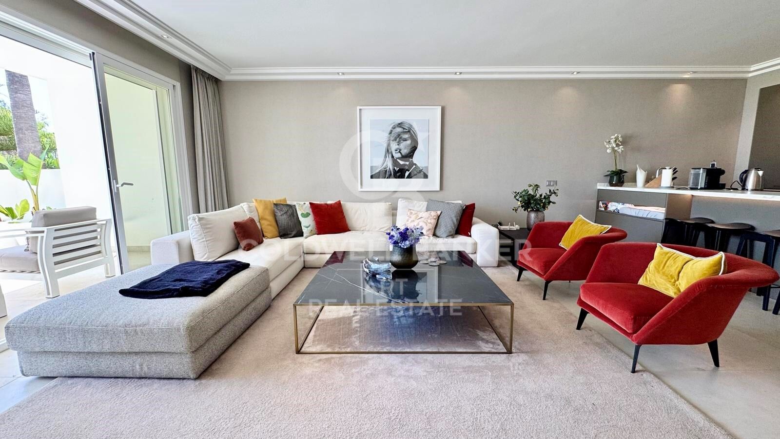 Luxury seaview apartment in Puente Romano, Marbella