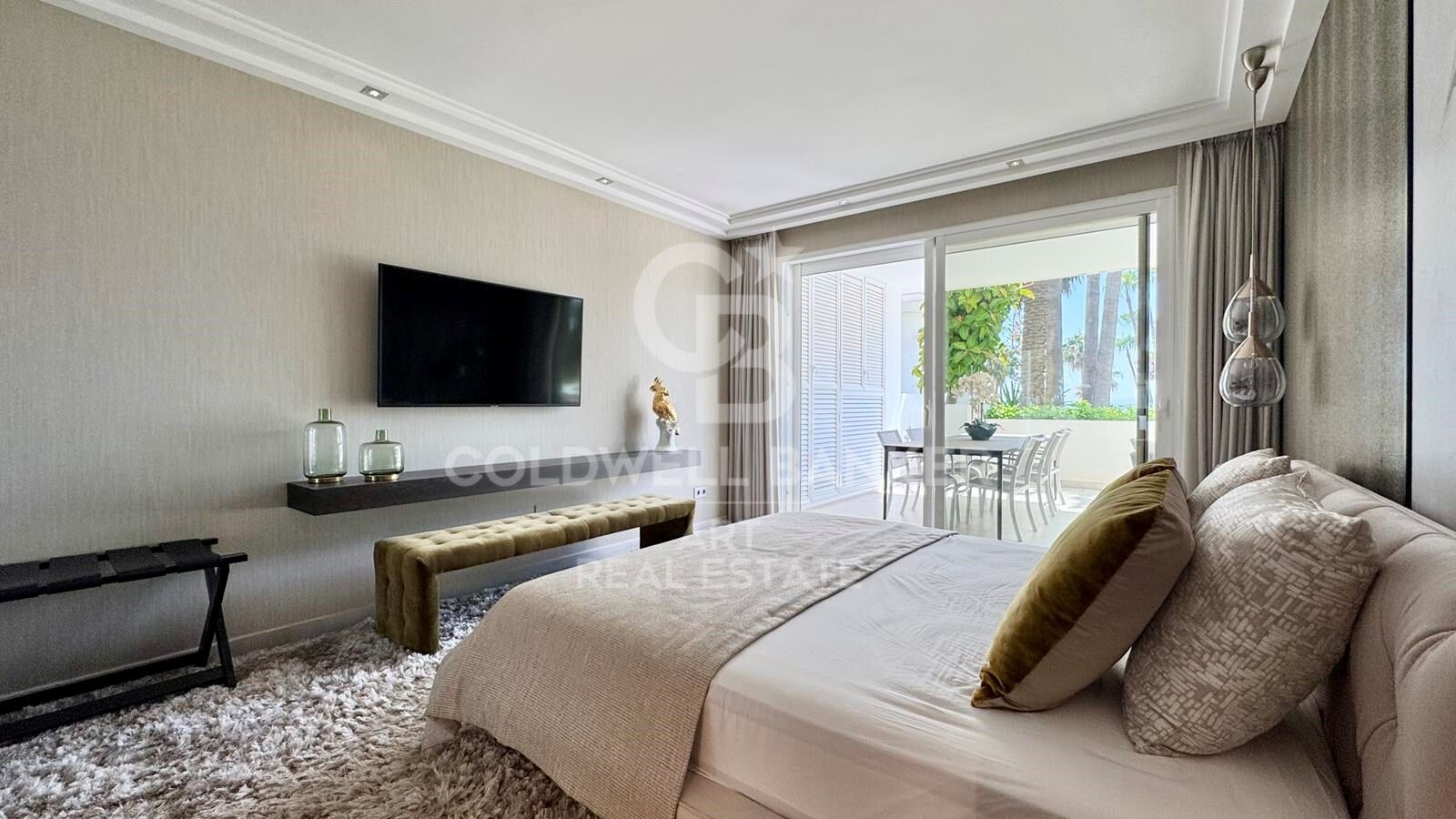 Luxury seaview apartment in Puente Romano, Marbella