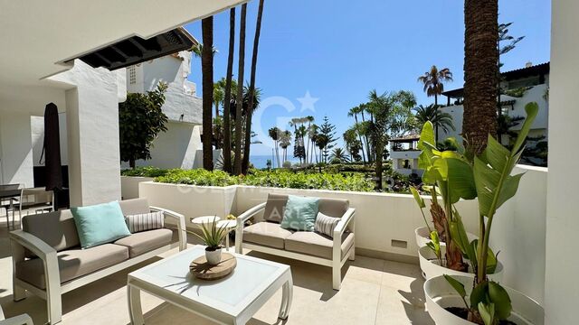 Luxusapartment mit Meerblick in Puente Romano, Marbella