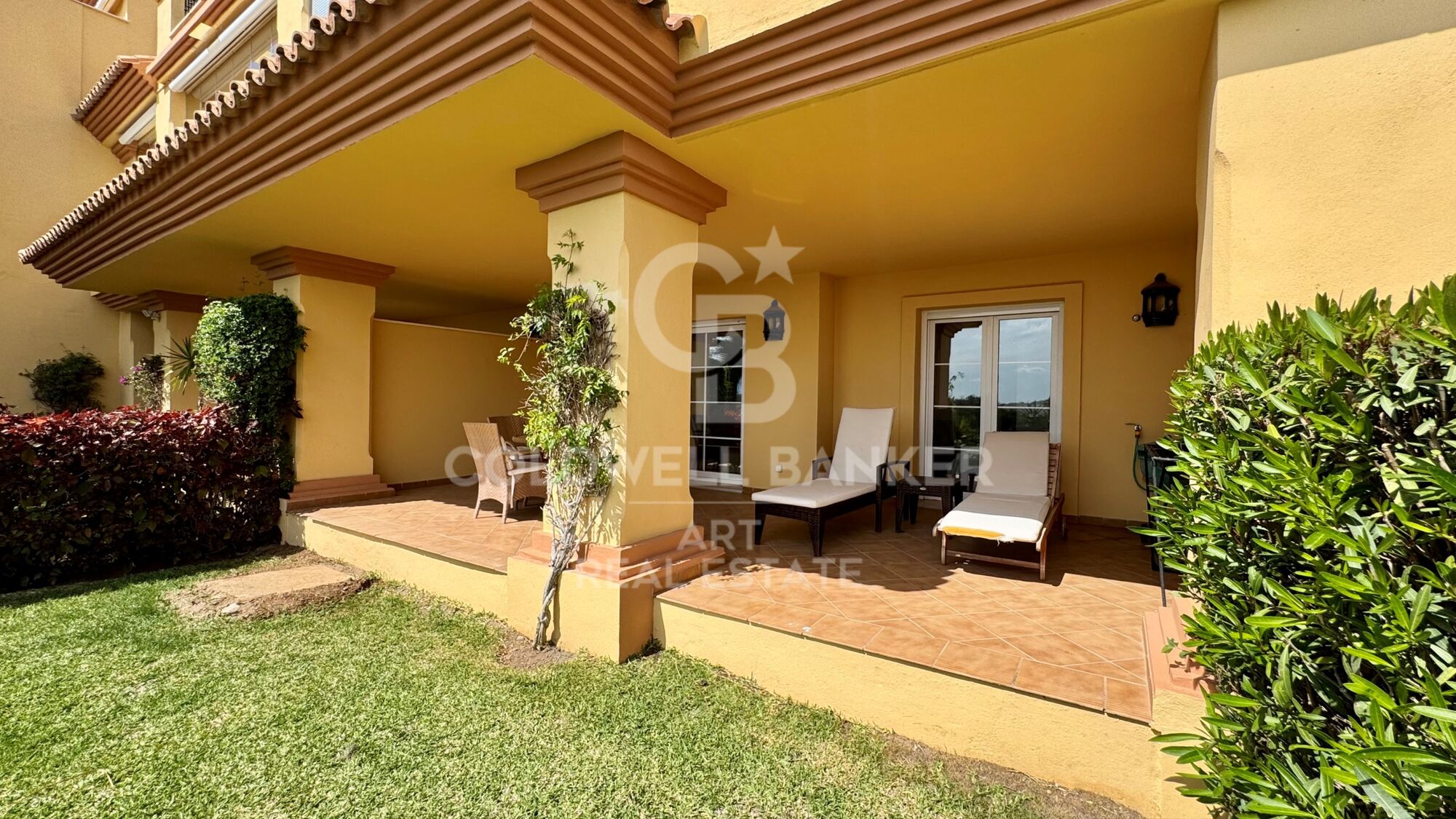 Elegante Erdgeschosswohnung mit Meerblick, Nueva Andalucía, Marbella