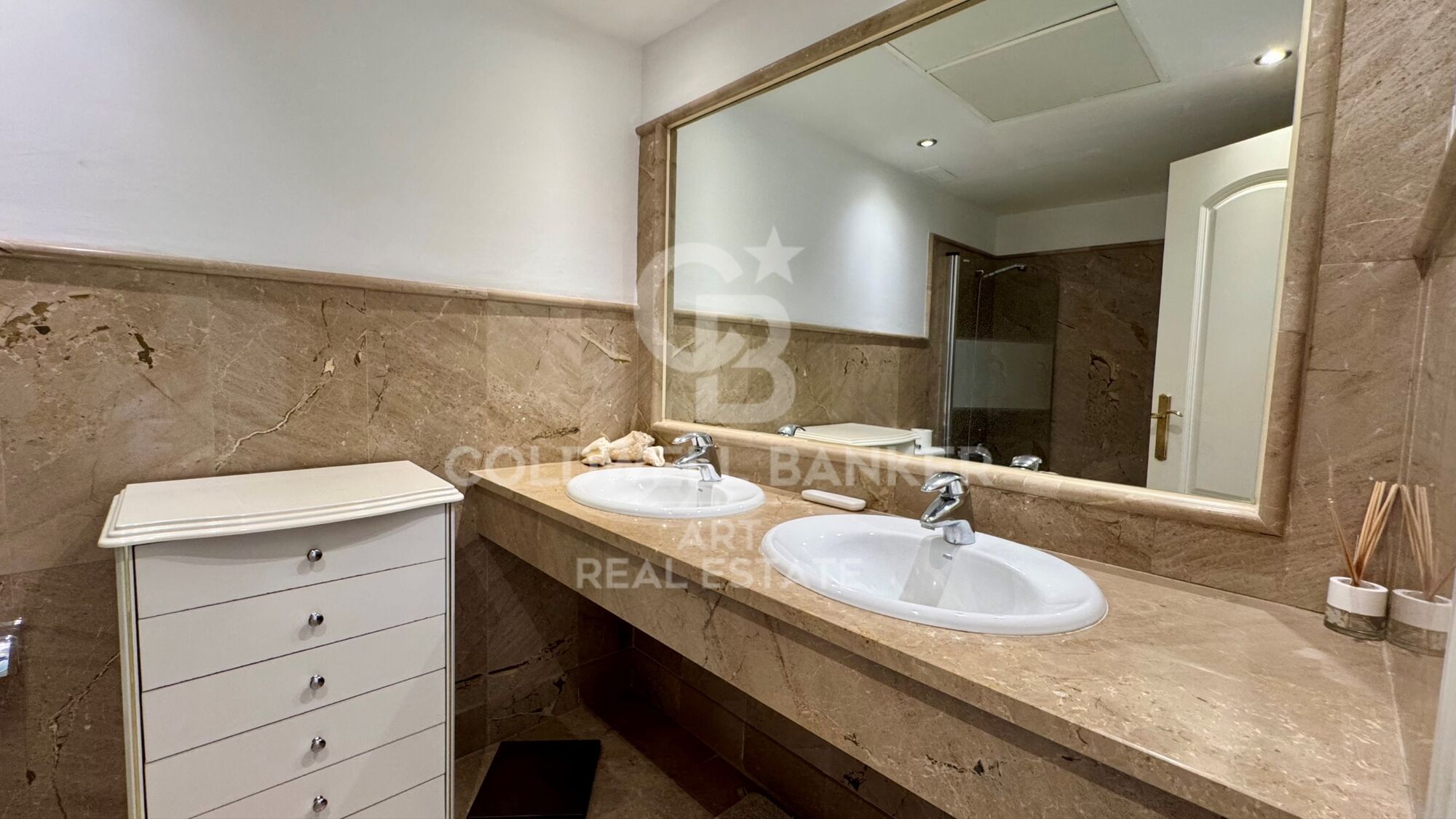 Elegante Erdgeschosswohnung mit Meerblick, Nueva Andalucía, Marbella