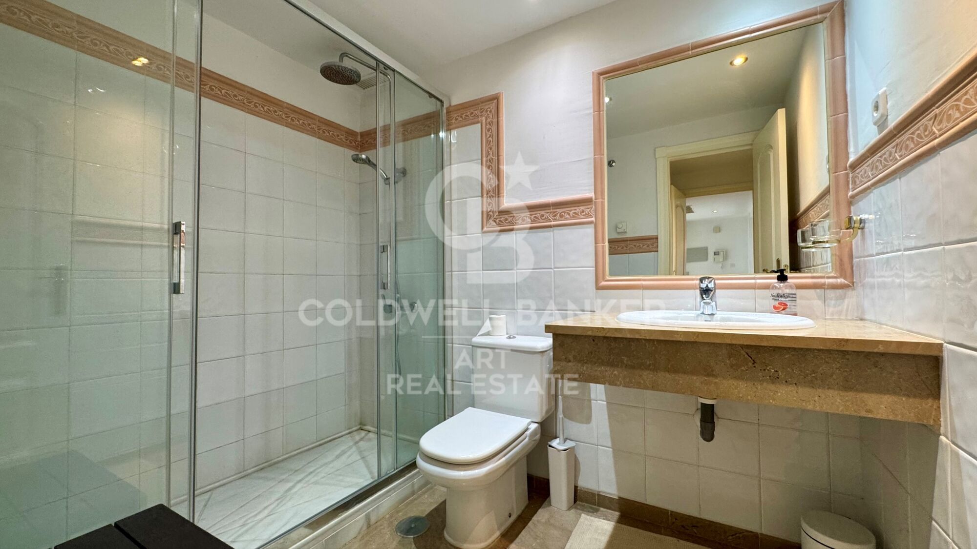 Elegante Erdgeschosswohnung mit Meerblick, Nueva Andalucía, Marbella