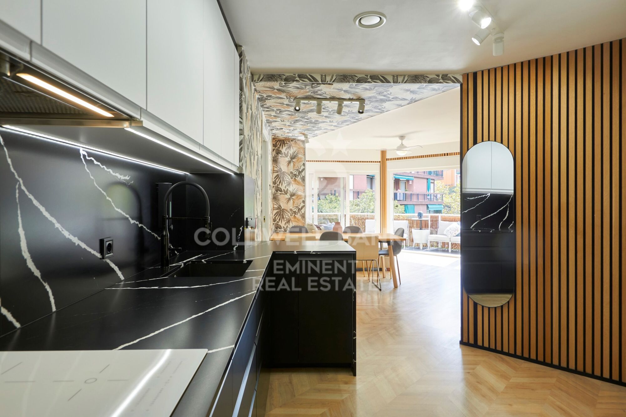 Contemporary luxury next to the Sagrada Familia: design, light, and private terrace.