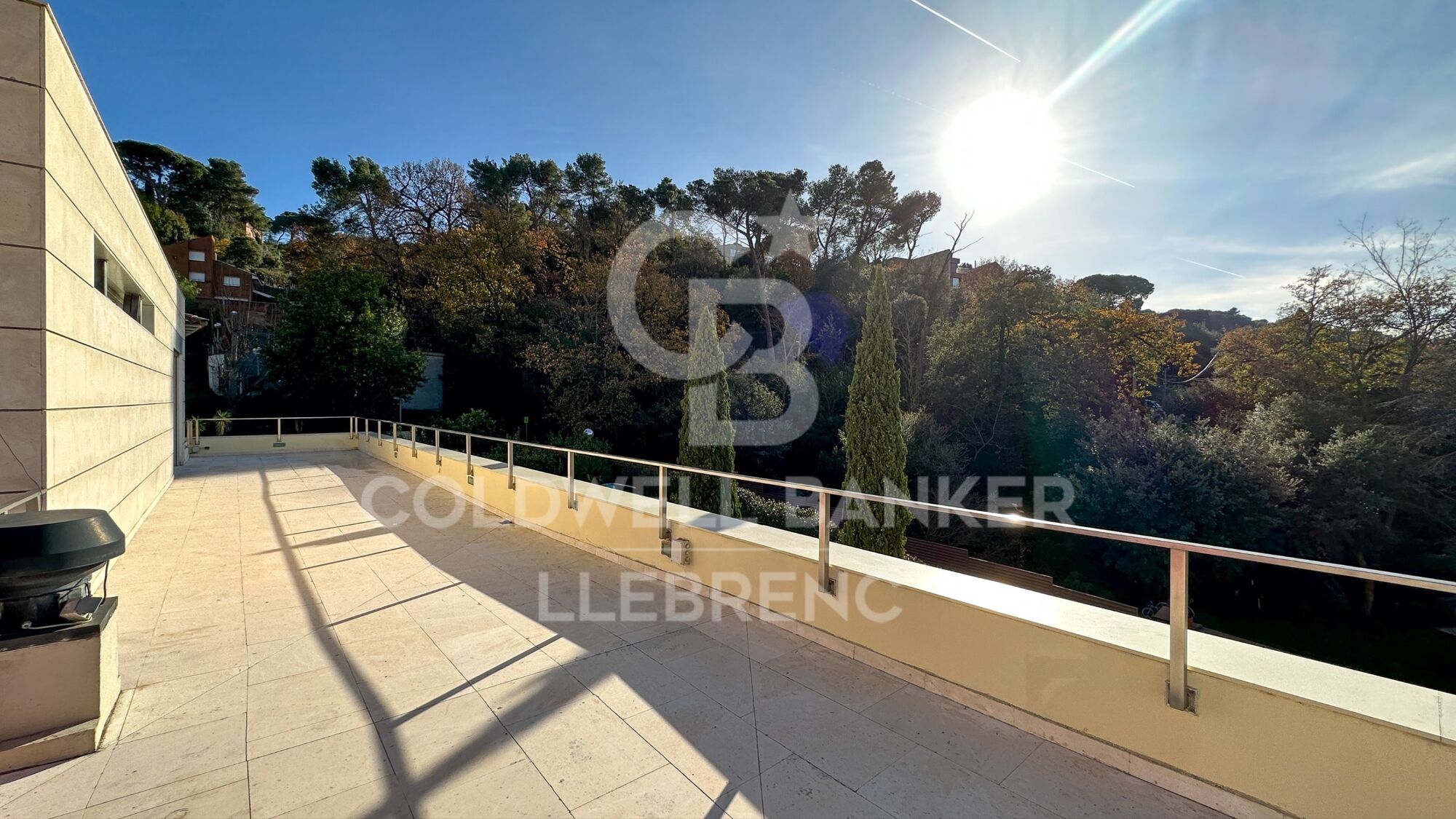 Espectacular casa en venta en Vallvidrera con piscina