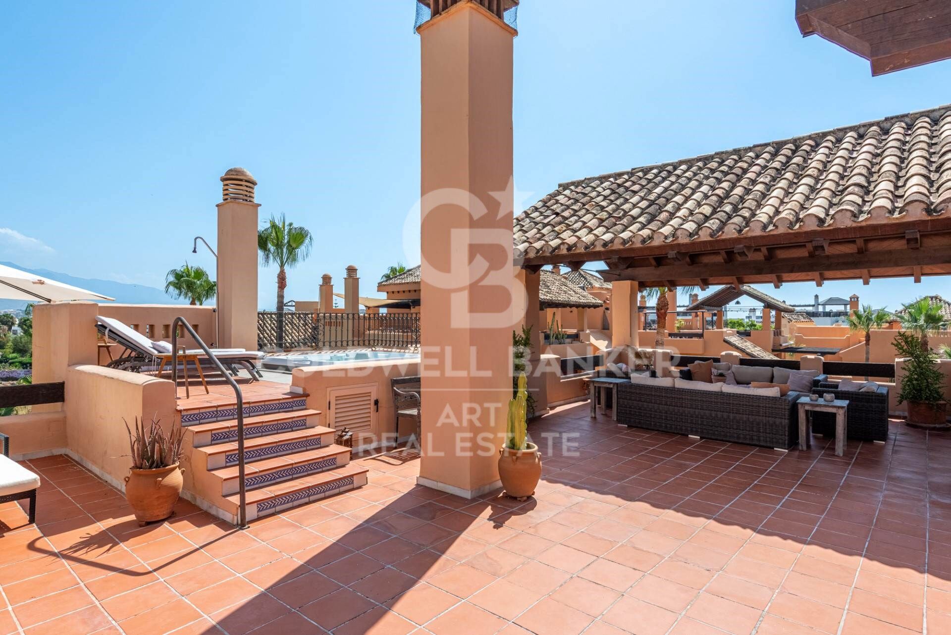 Spectacular beachside penthouse with panoramic solarium terrace, San Pedro Alcántara, Marbella