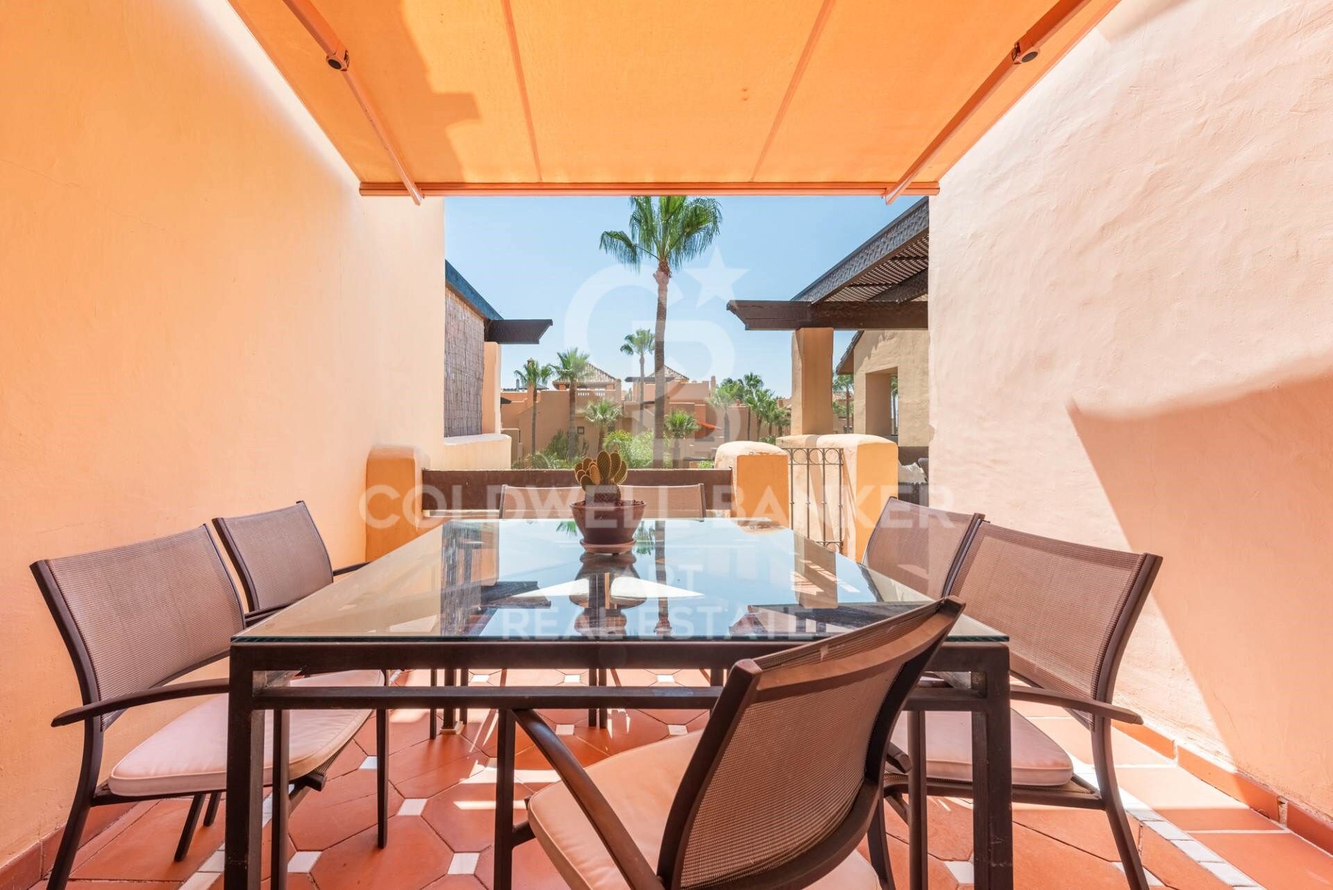 Espectacular ático en primera línea de playa con terraza solárium panorámica, San Pedro Alcántara, Marbella