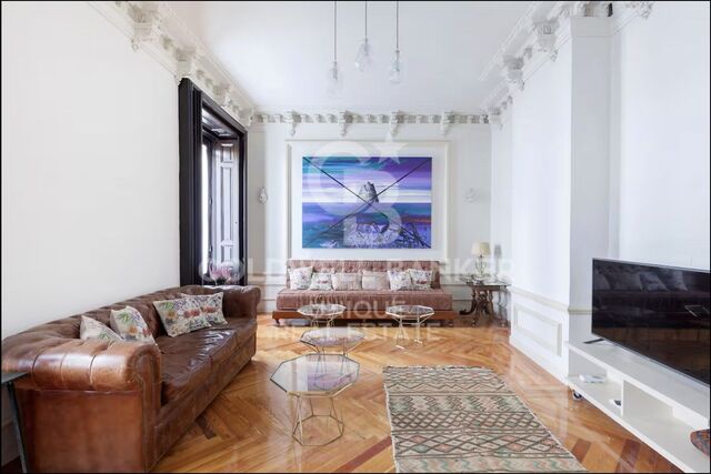 Exclusive exterior flat with 6 bedrooms and 4 balconies in Justicia, Madrid