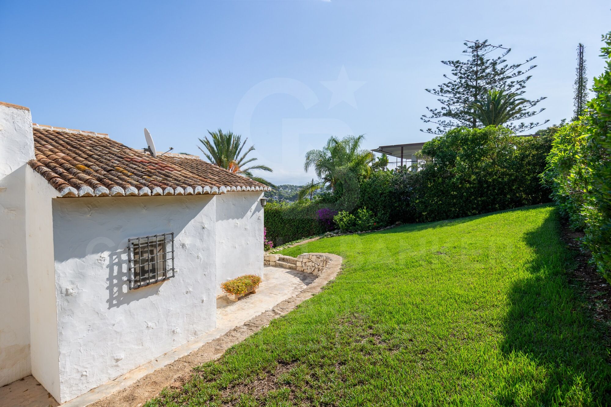 Villa in Tosalet with sea views