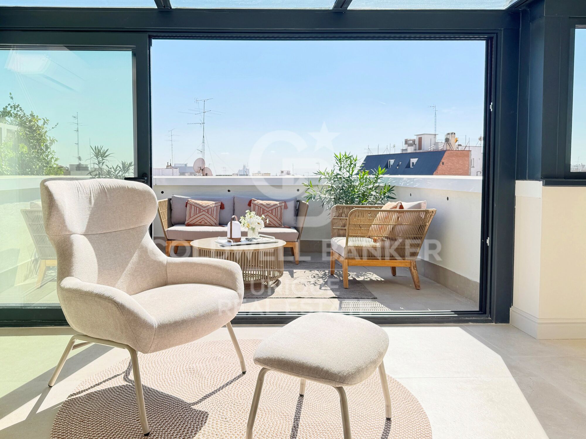 Exclusive penthouse renovated with the best qualities in Trafalgar, Madrid