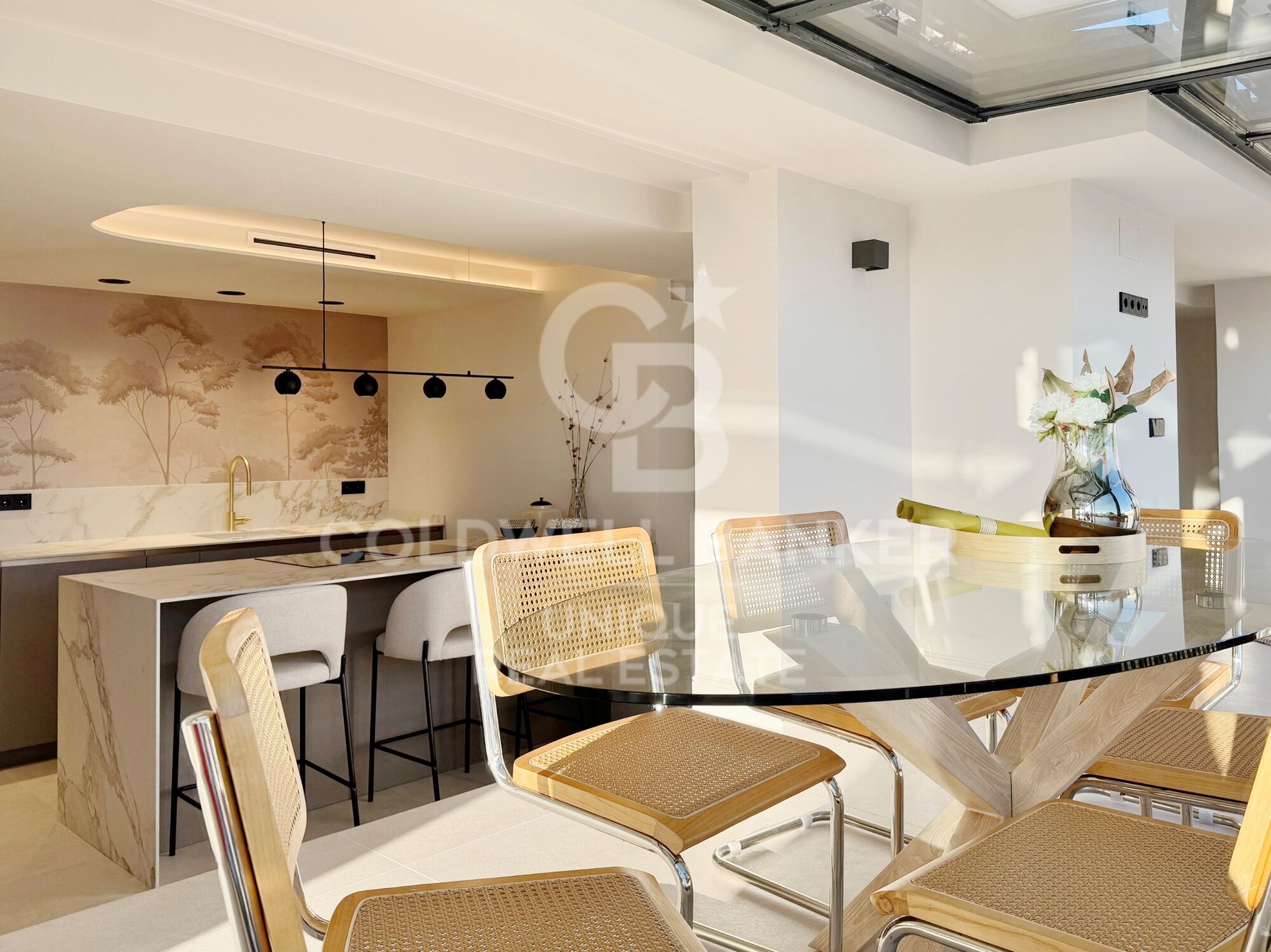 Exclusive penthouse renovated with the best qualities in Trafalgar, Madrid