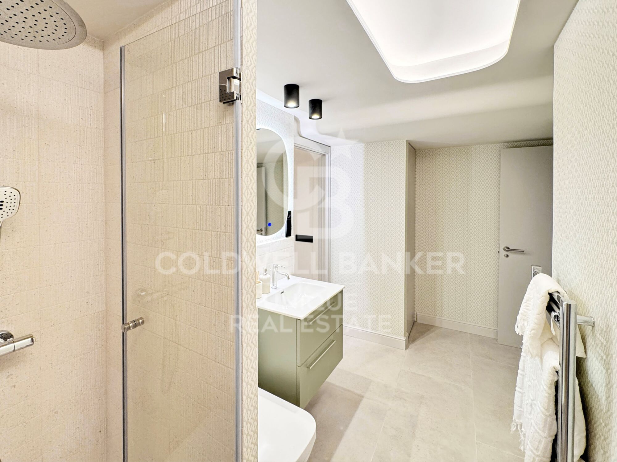 Exclusive penthouse renovated with the best qualities in Trafalgar, Madrid