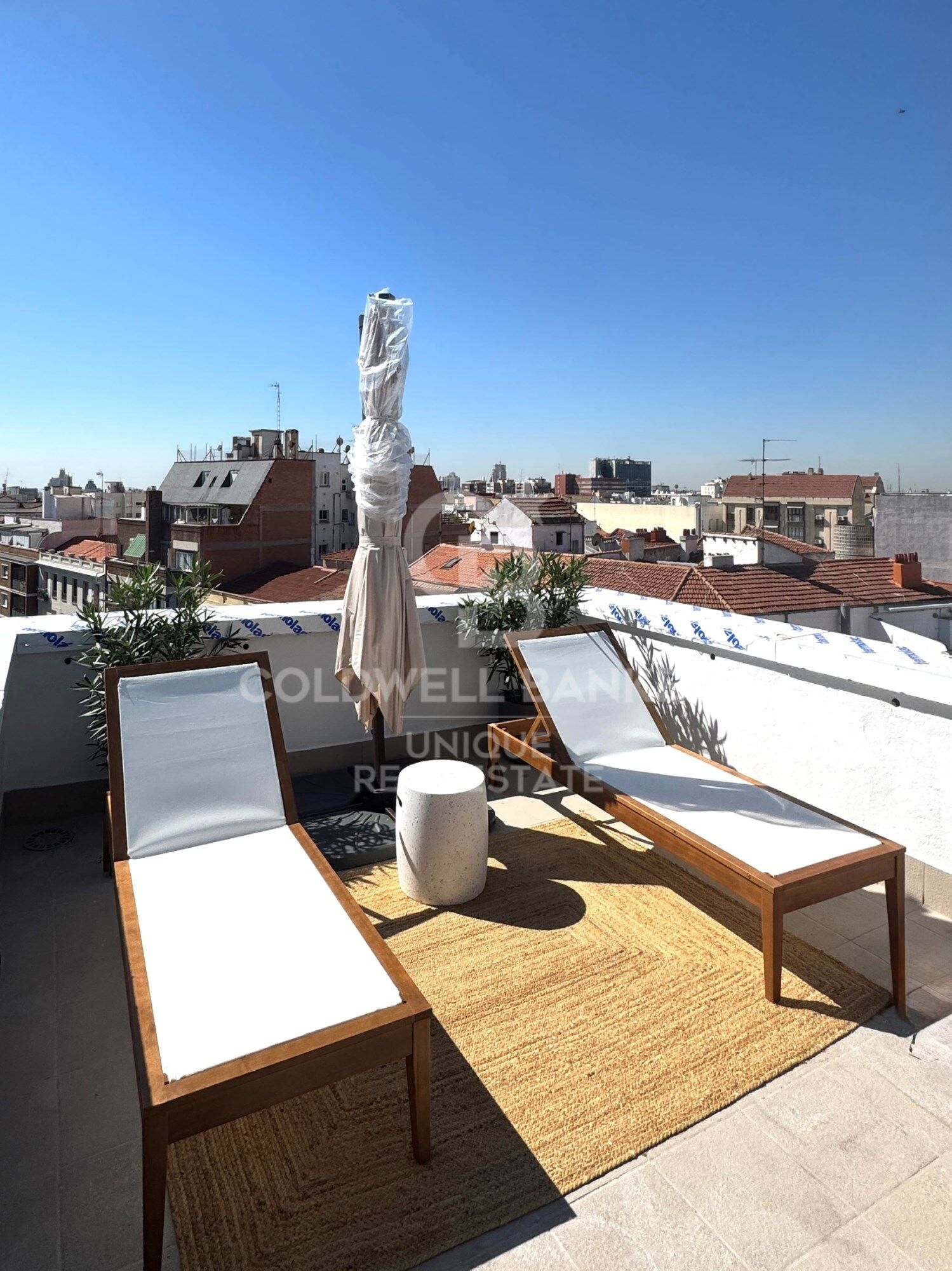 Exclusive penthouse renovated with the best qualities in Trafalgar, Madrid
